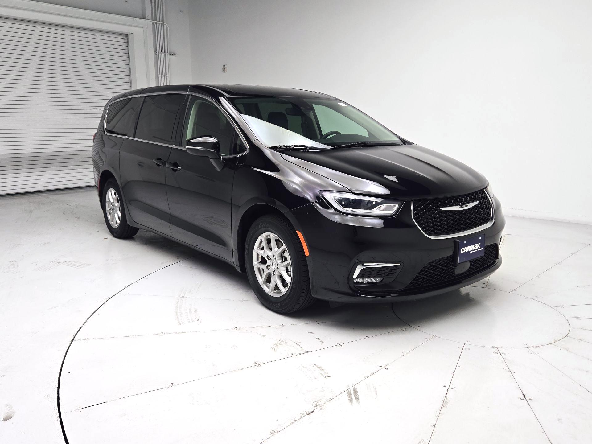 Thumbnail: 2024 Chrysler Pacifica - 1