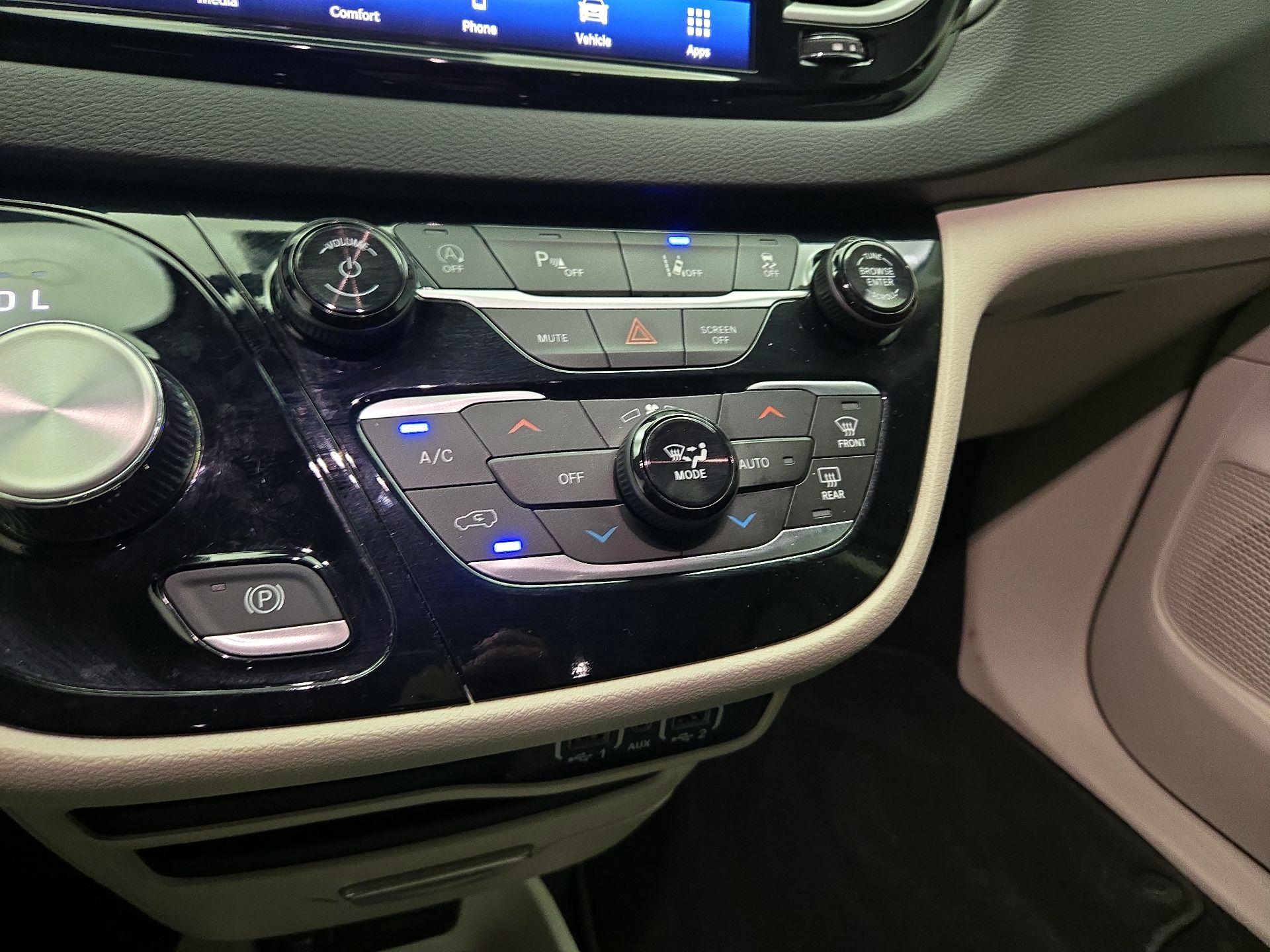 Thumbnail: 2024 Chrysler Pacifica - 14