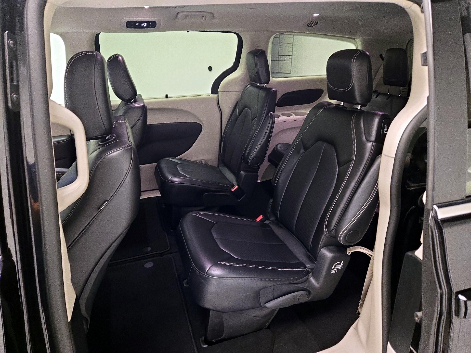 Thumbnail: 2024 Chrysler Pacifica - 17