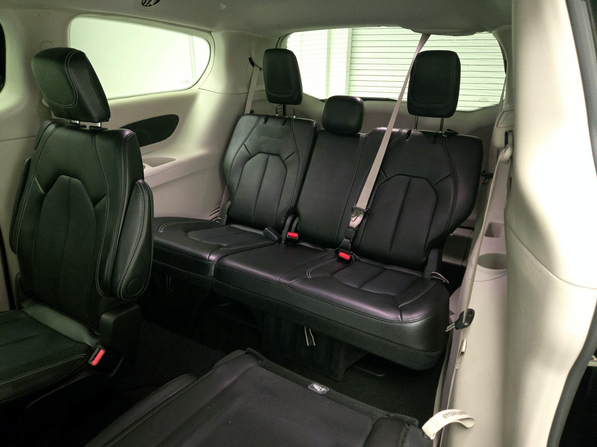 Thumbnail: 2024 Chrysler Pacifica - 18