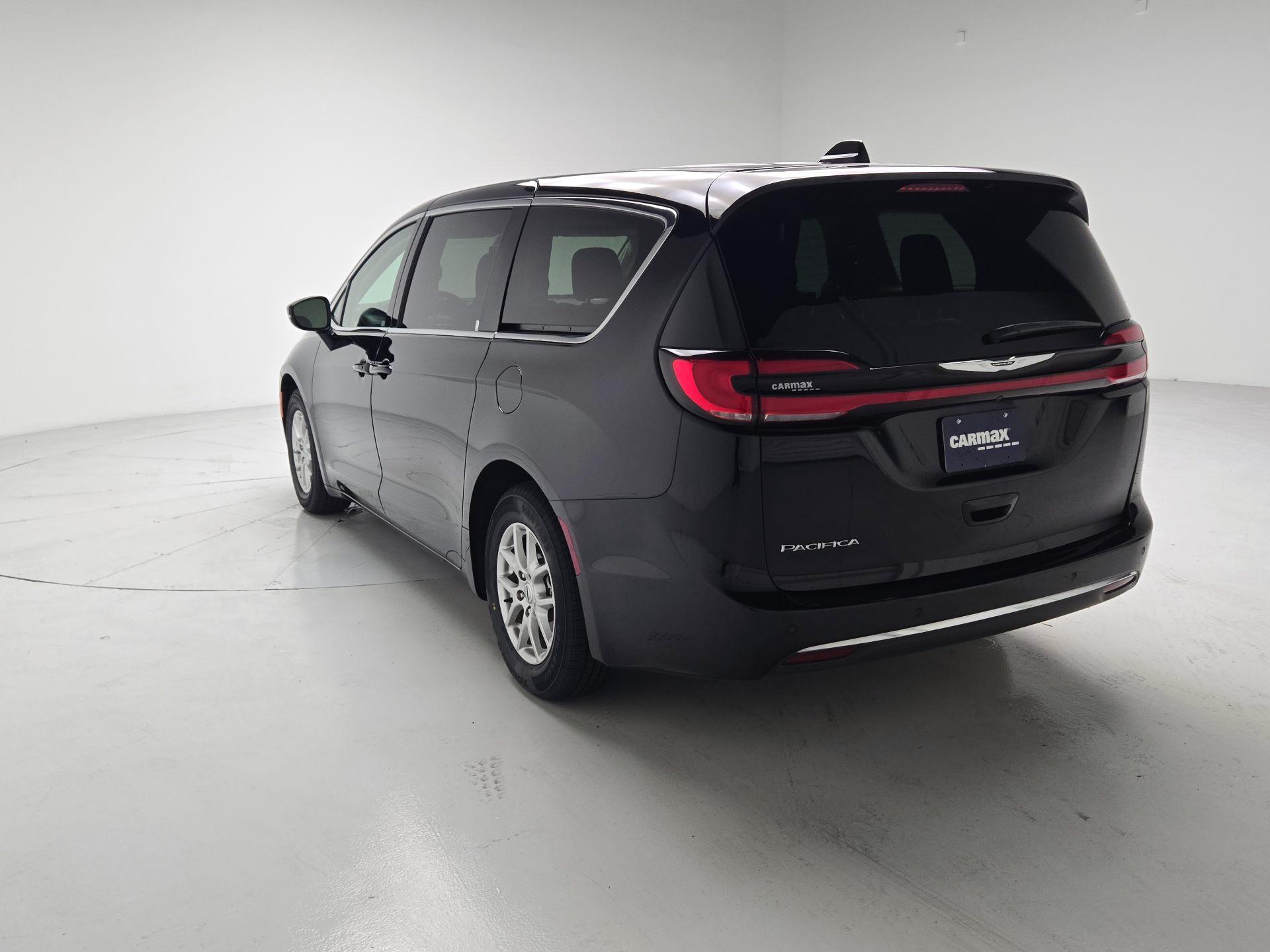 Thumbnail: 2024 Chrysler Pacifica - 7