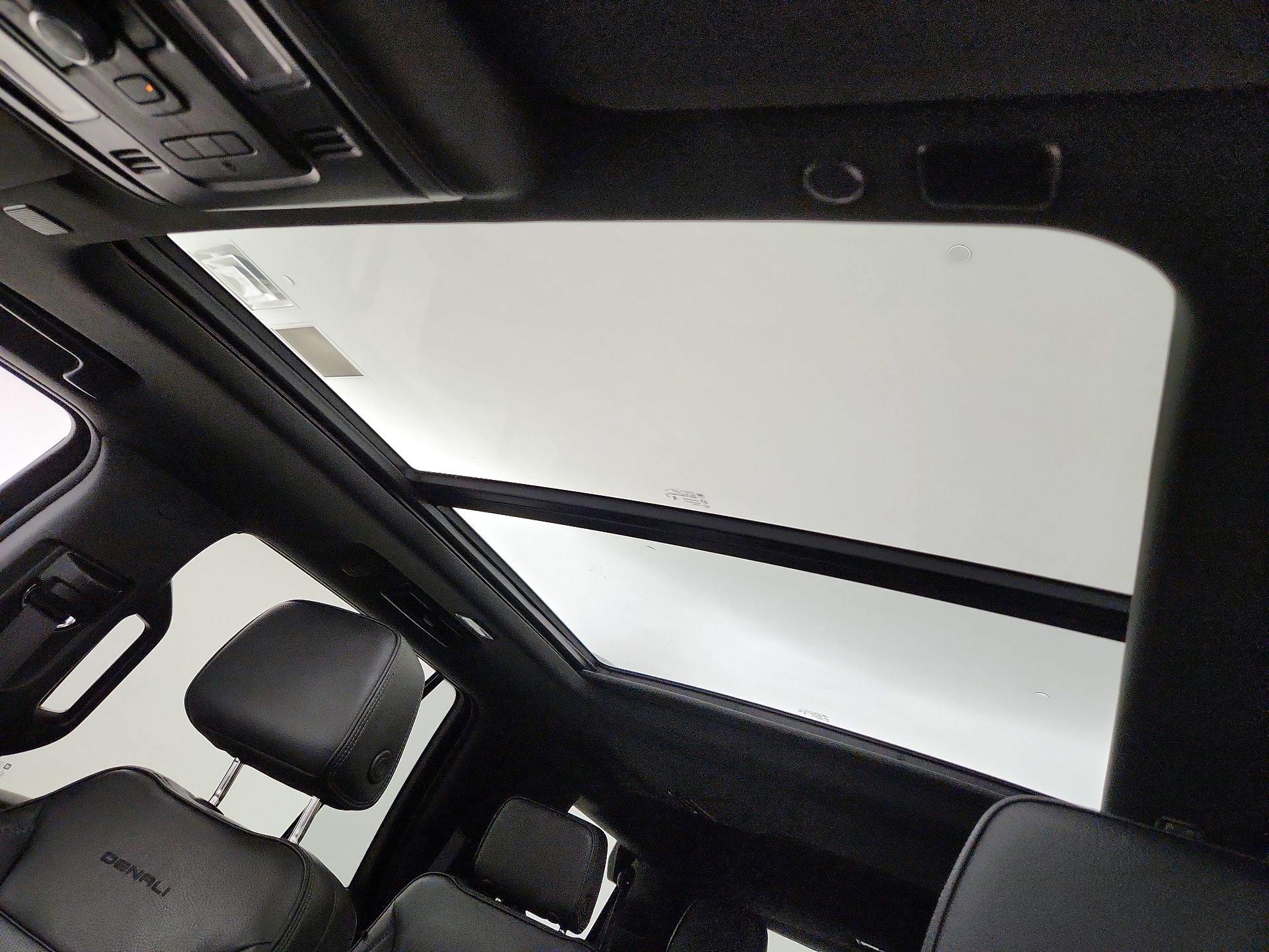 Thumbnail: 2023 GMC Yukon - 19