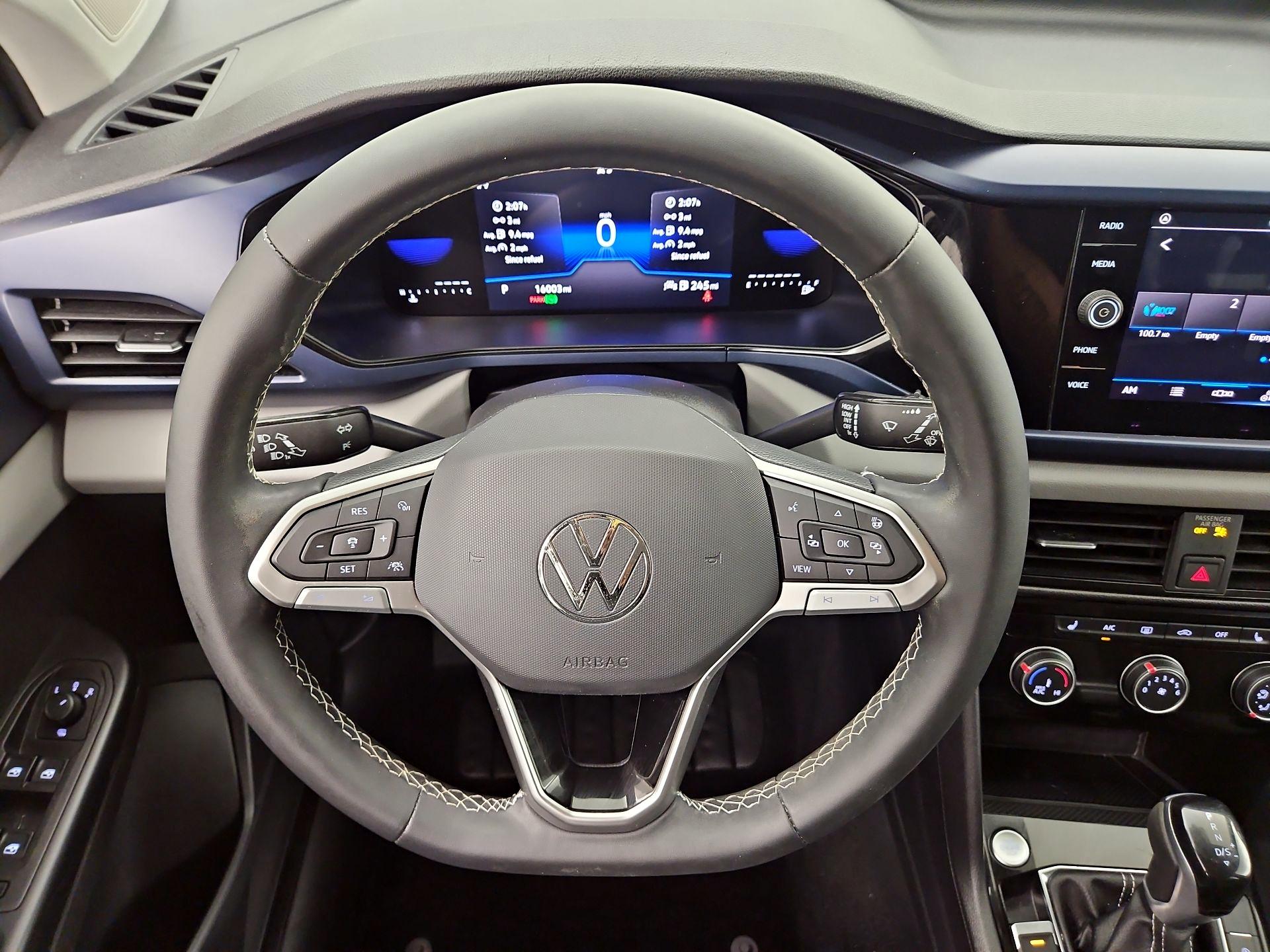 Thumbnail: 2023 Volkswagen Taos - 10