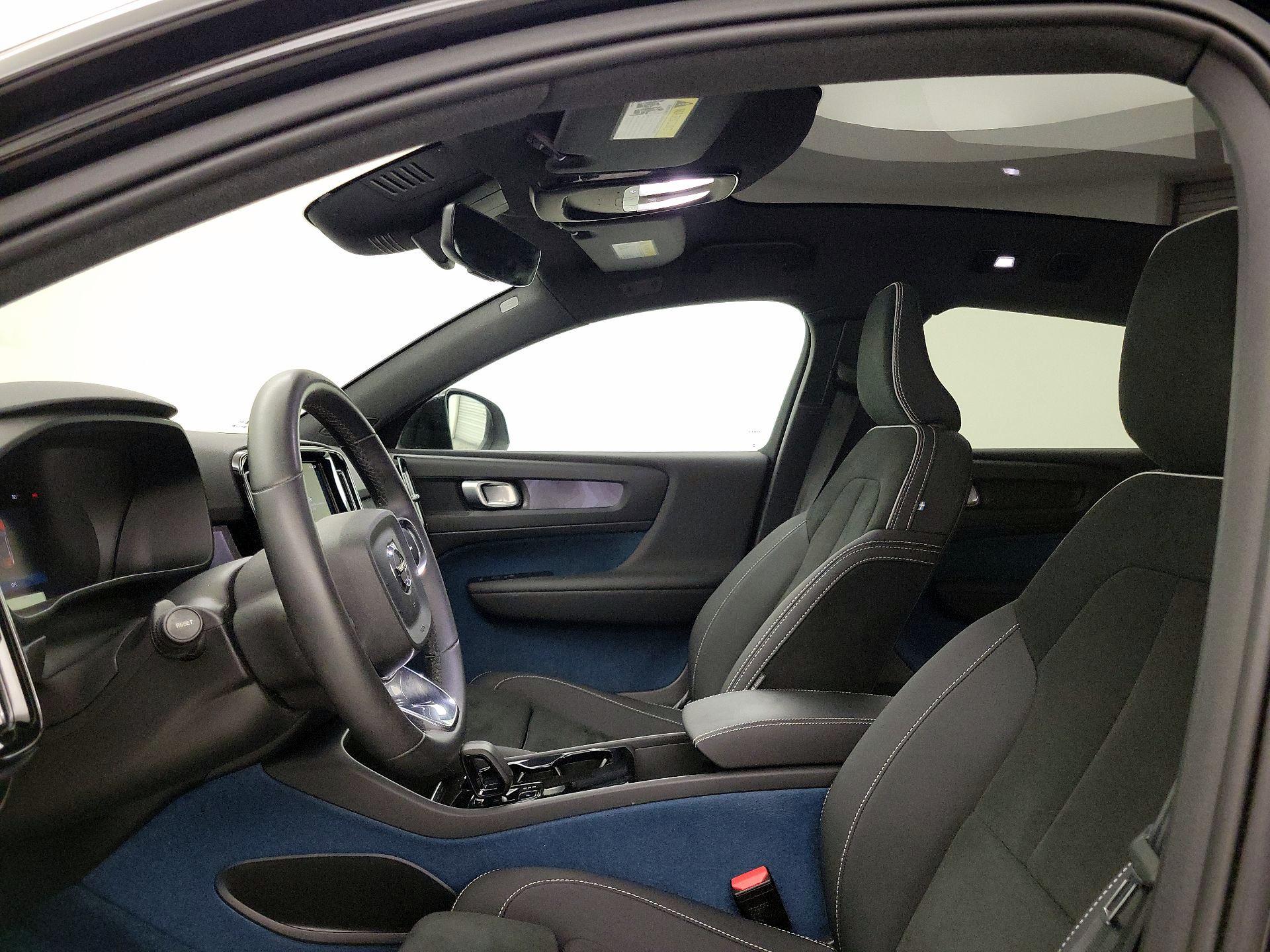 Thumbnail: 2023 Volvo C40 - 19