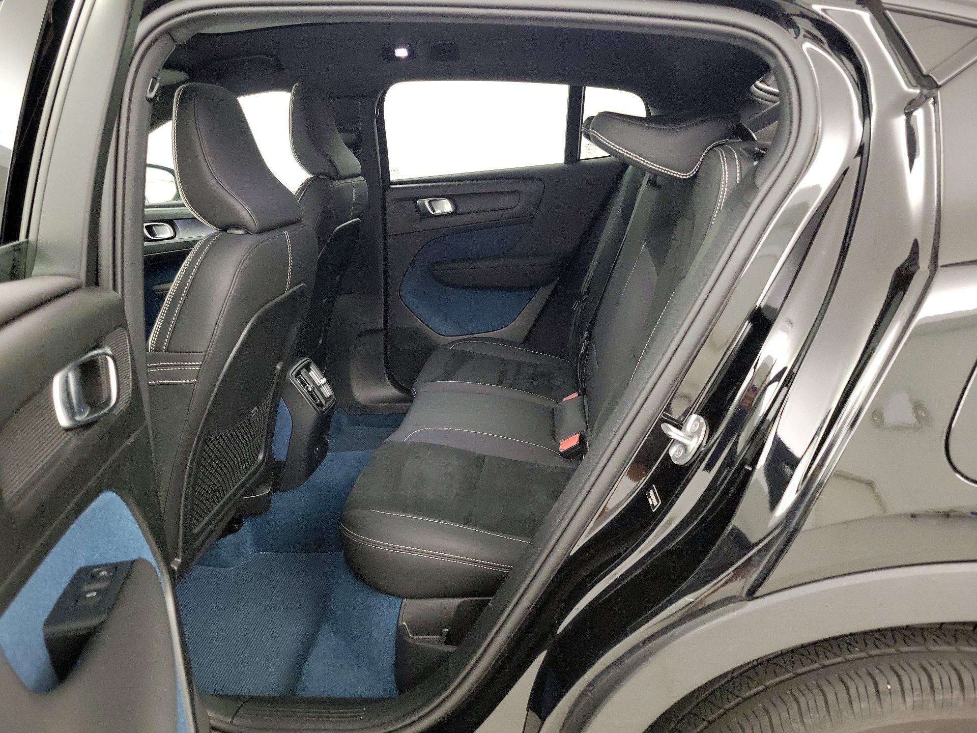 Thumbnail: 2023 Volvo C40 - 20