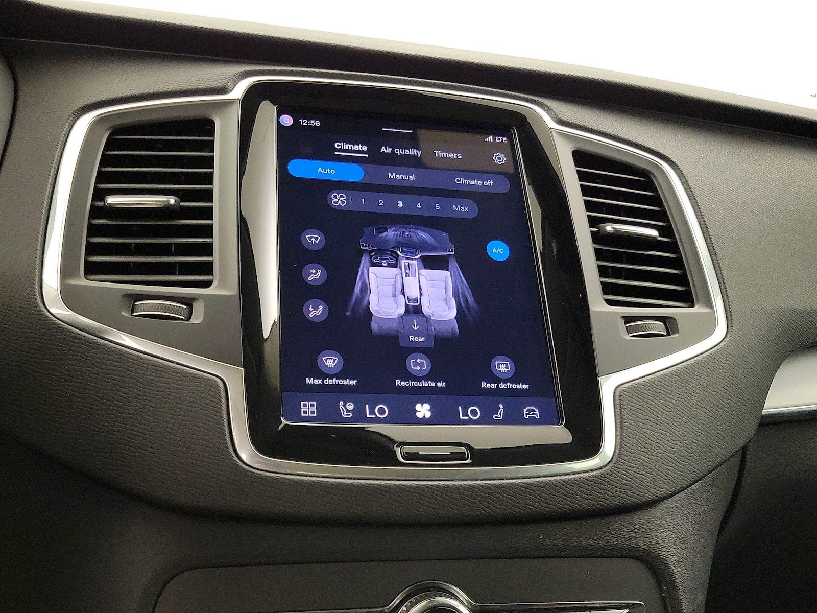 2023 Volvo XC90 Core - Photo 17