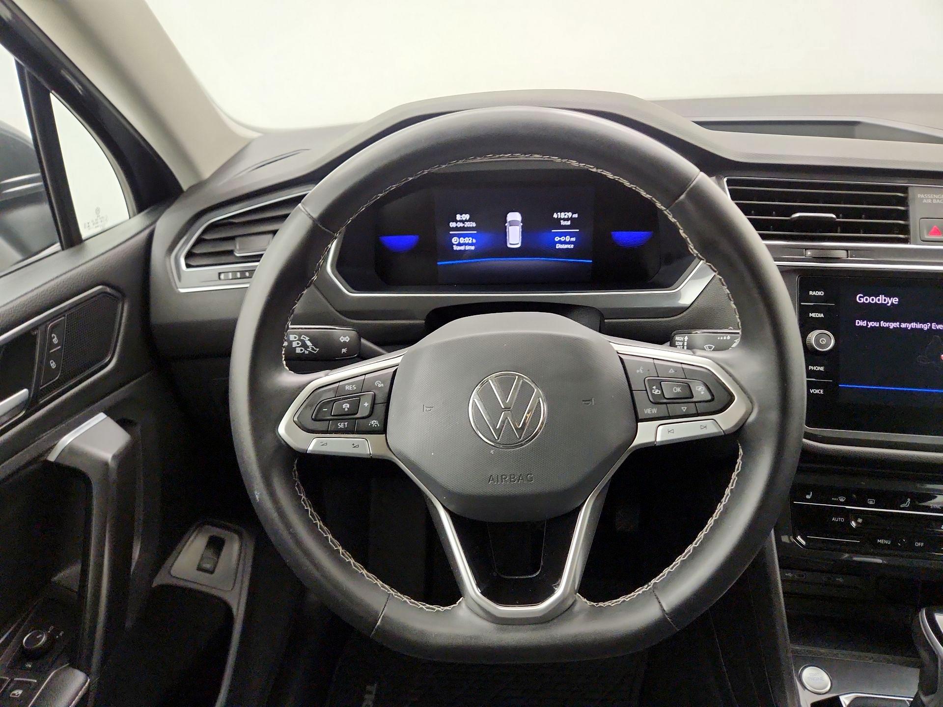 Thumbnail: 2023 Volkswagen Tiguan - 10