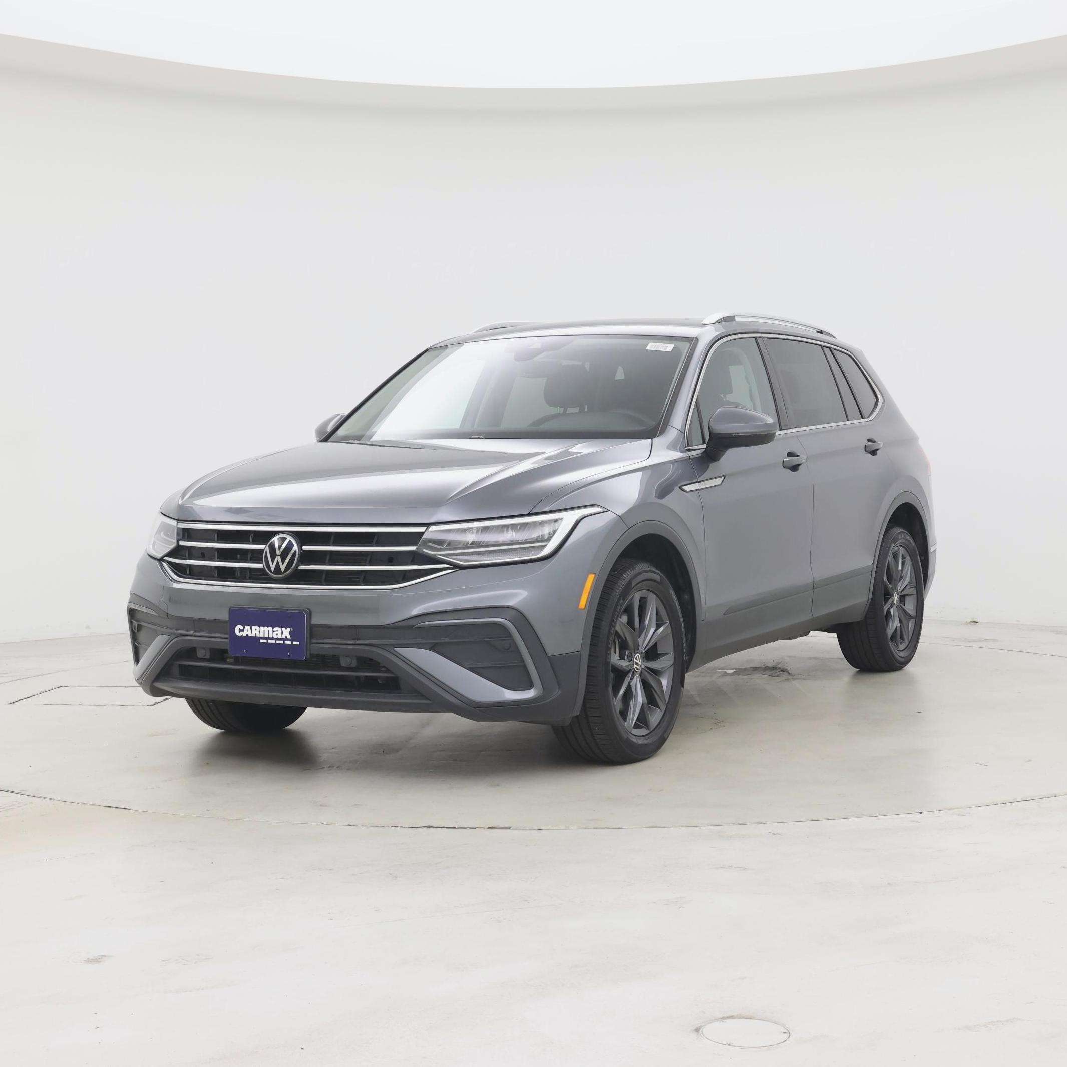 Thumbnail: 2023 Volkswagen Tiguan - 4
