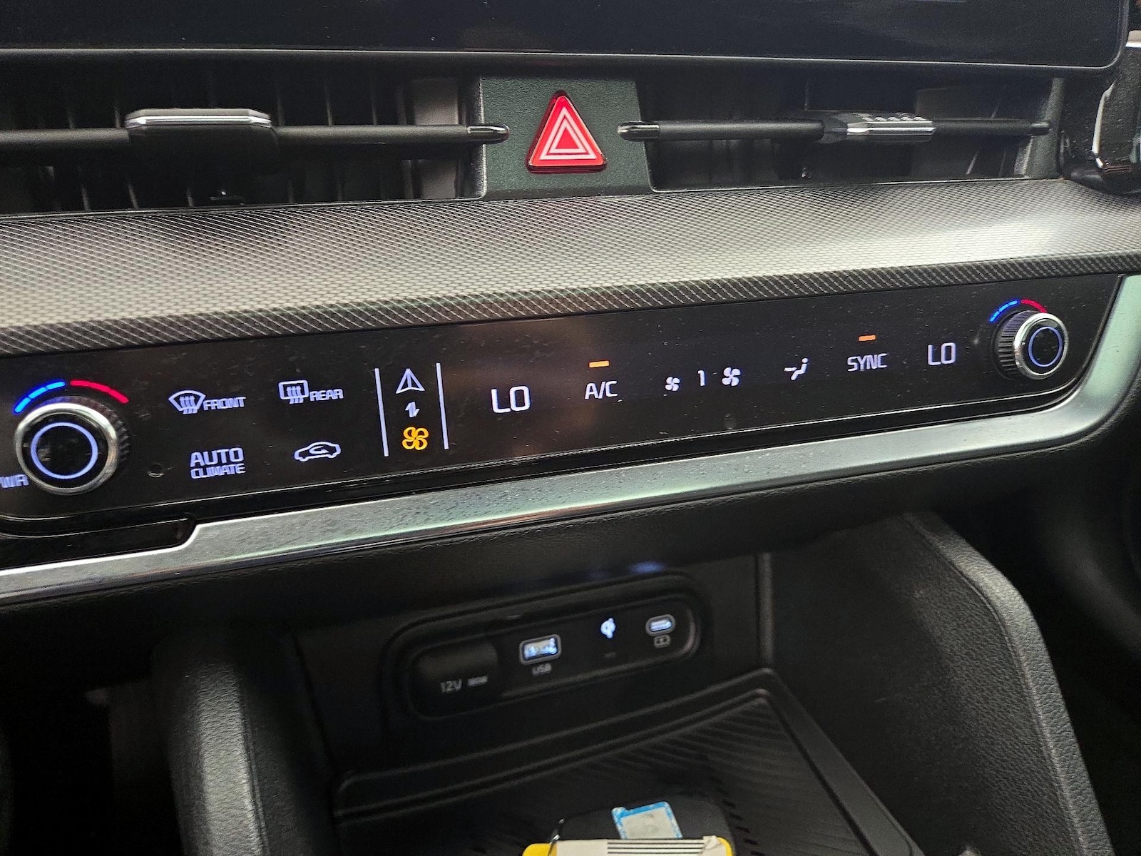 2024 Kia Sportage SX - Photo 18