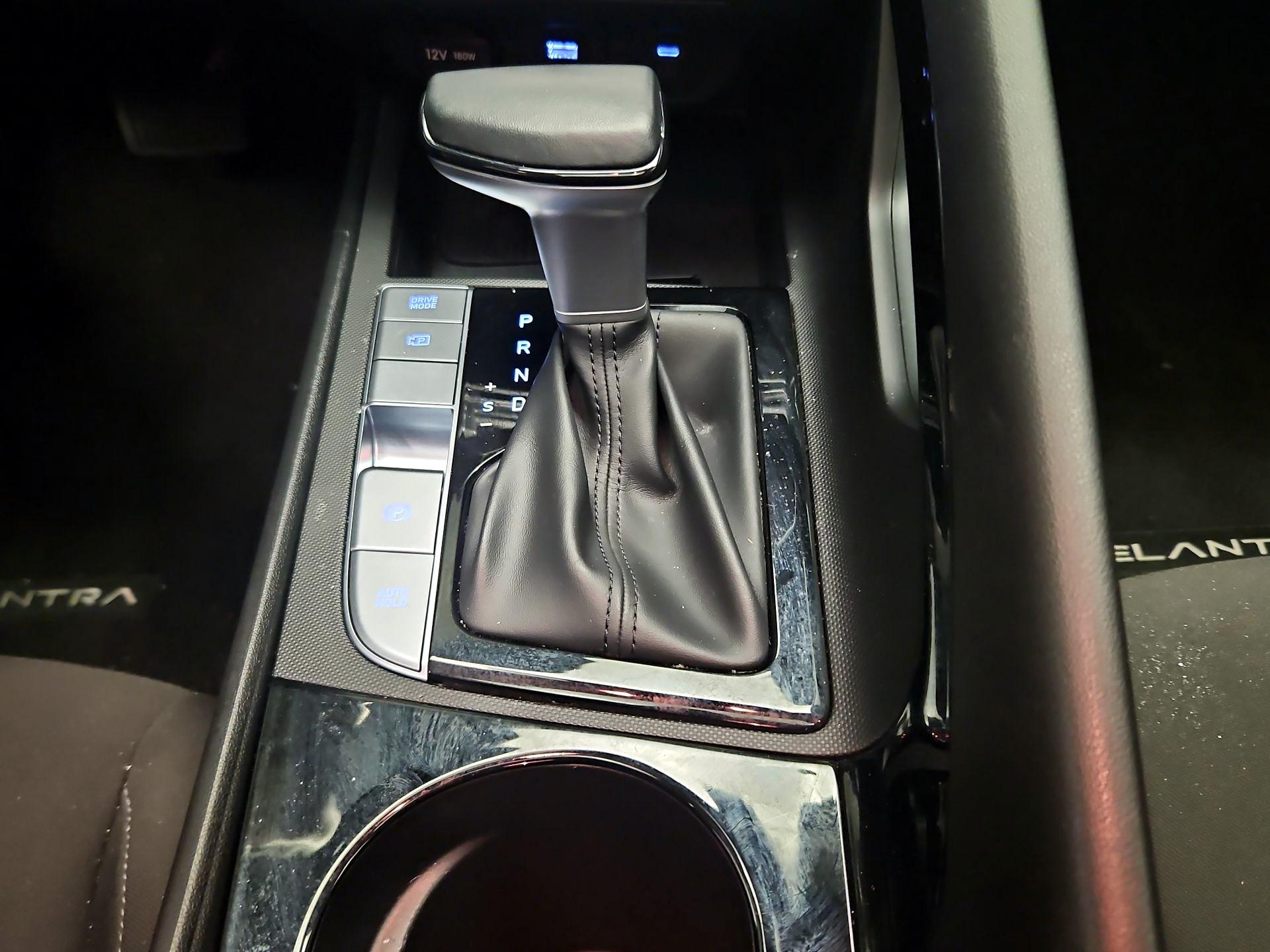 Thumbnail: 2025 Hyundai Elantra - 18
