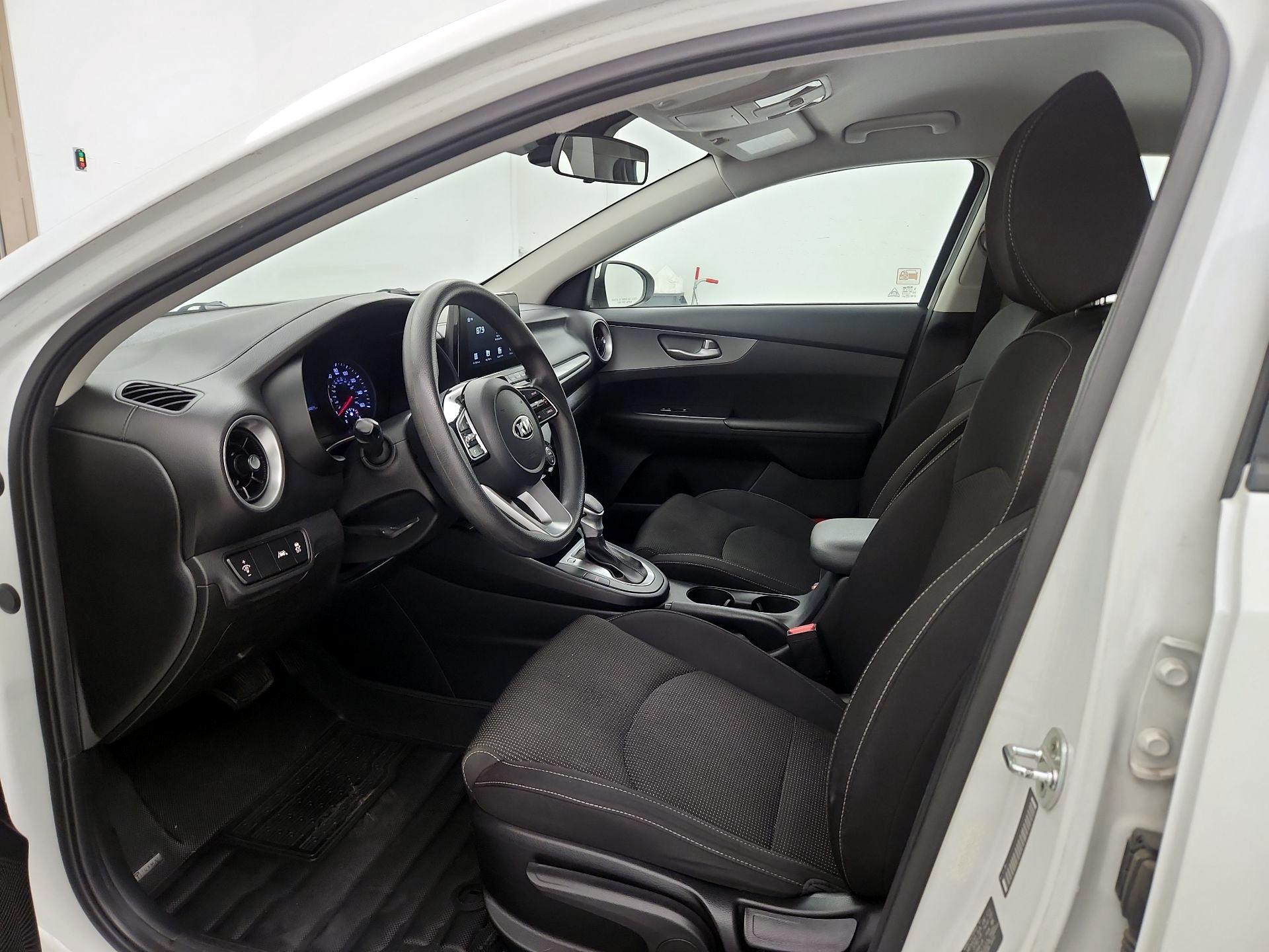 Thumbnail: 2019 Kia Forte - 11