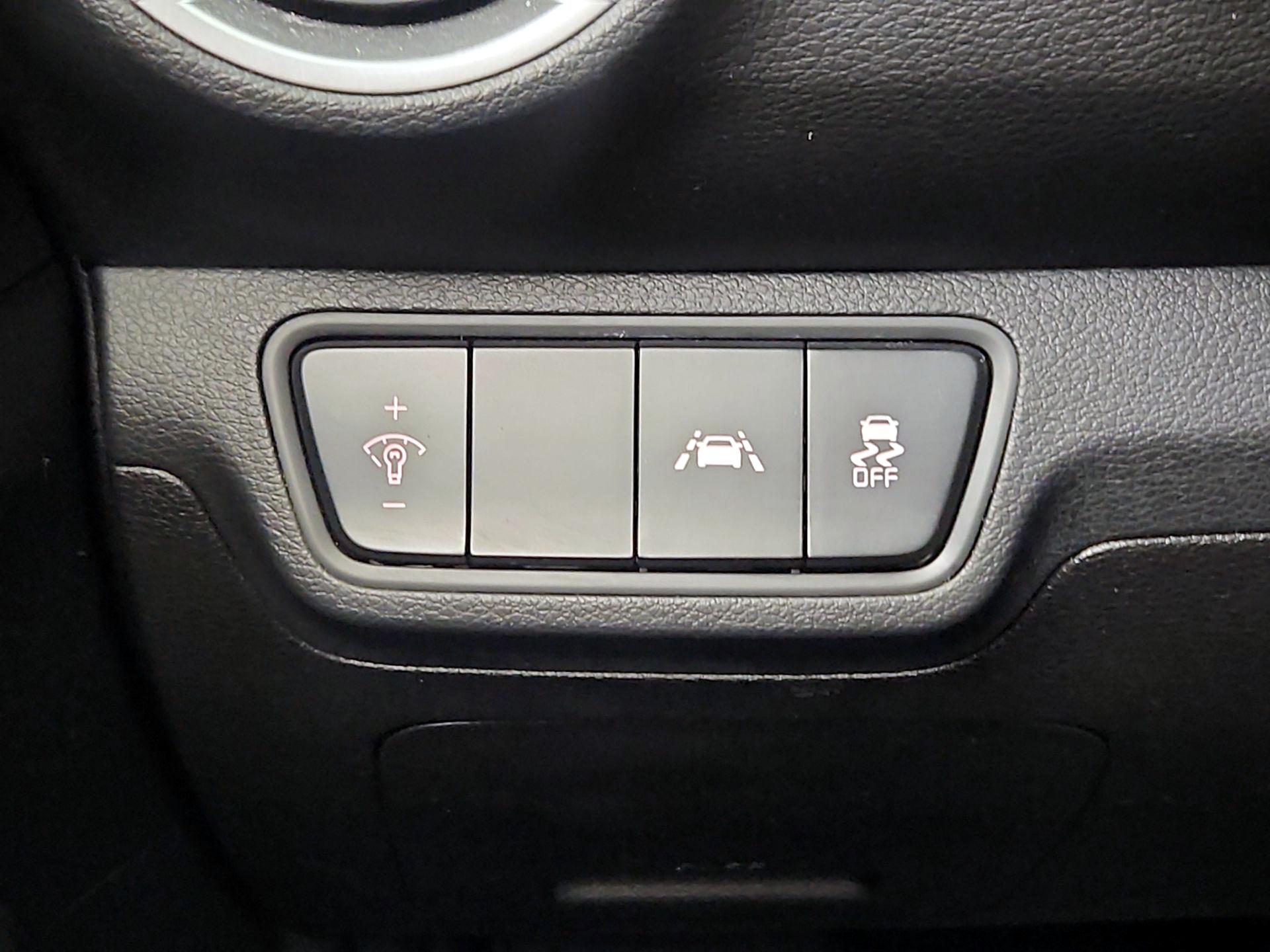 Thumbnail: 2019 Kia Forte - 13