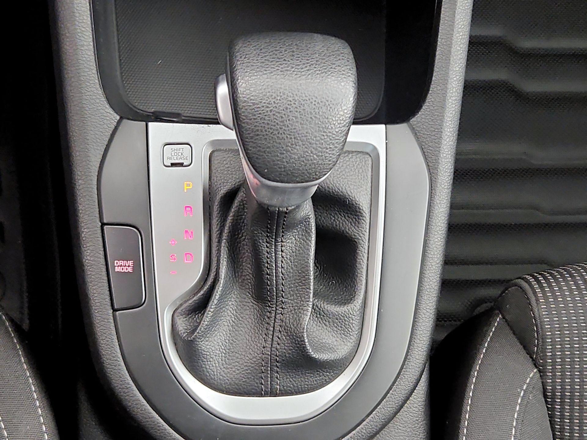 Thumbnail: 2019 Kia Forte - 17
