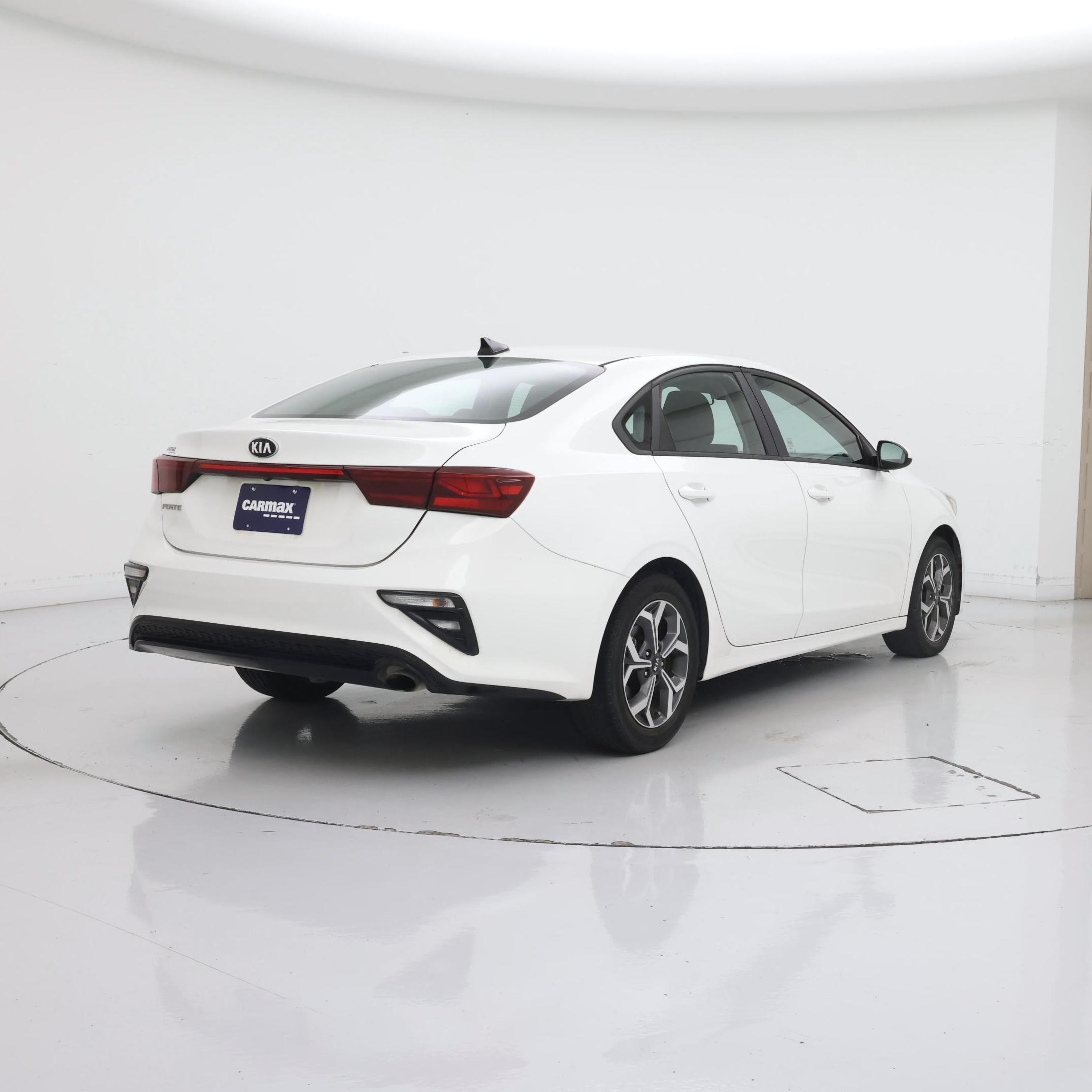 Thumbnail: 2019 Kia Forte - 8