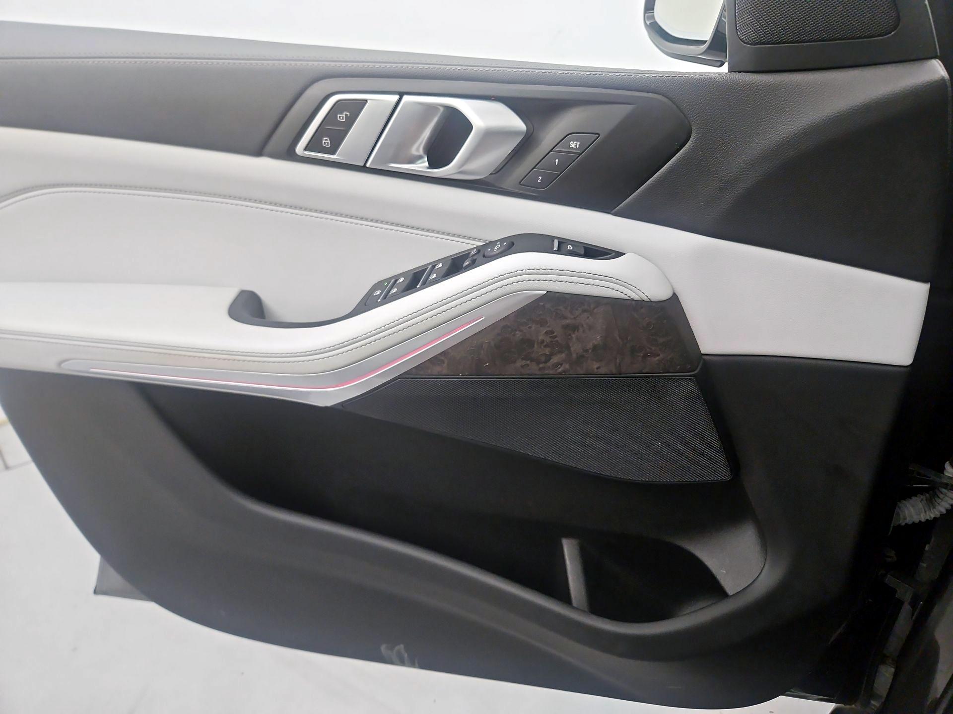 Thumbnail: 2023 BMW X5 - 10