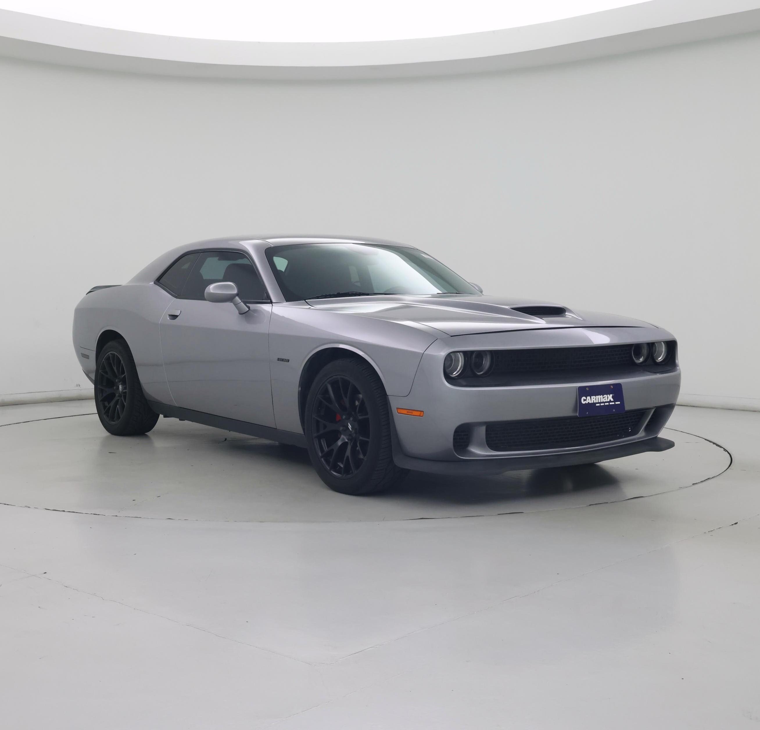 Silver 2018 Dodge Challenger Coupe Rear-Wheel Drive Automatic