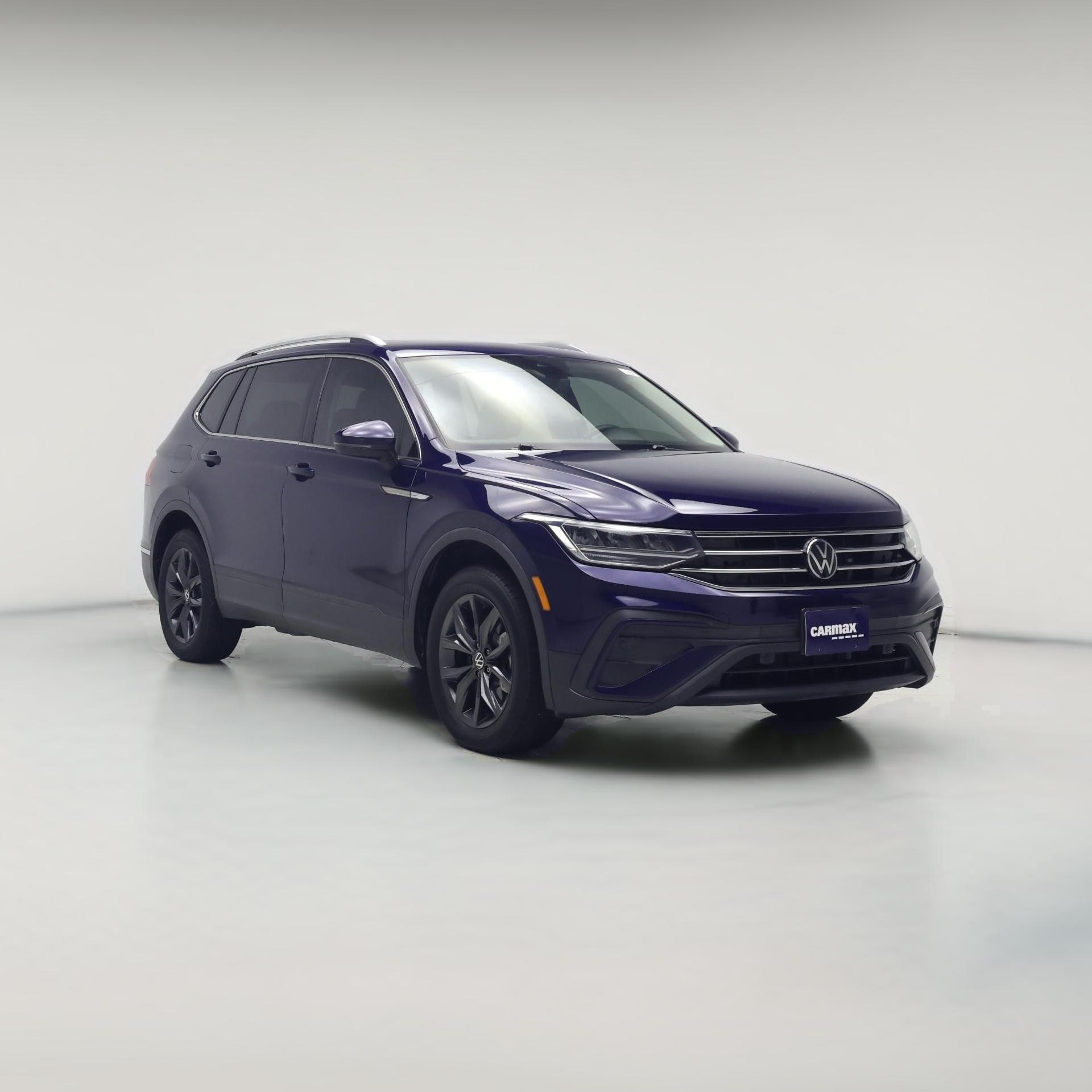 Thumbnail: 2023 Volkswagen Tiguan - 1