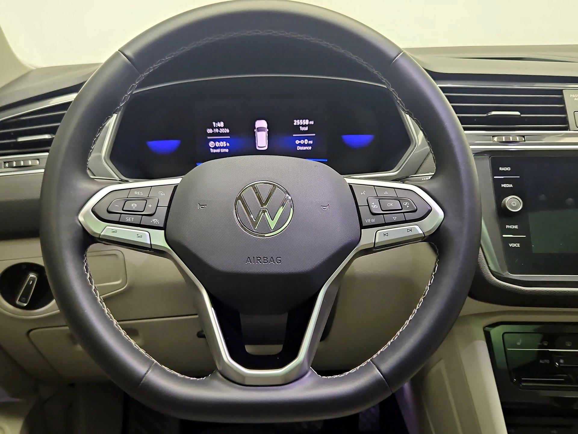 Thumbnail: 2023 Volkswagen Tiguan - 10