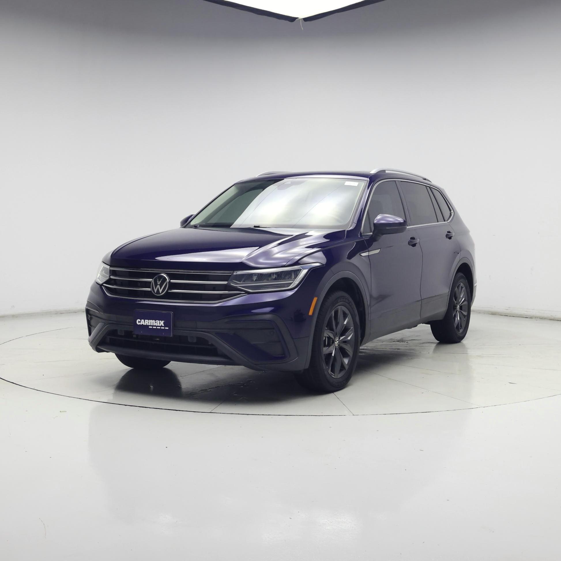 Thumbnail: 2023 Volkswagen Tiguan - 4
