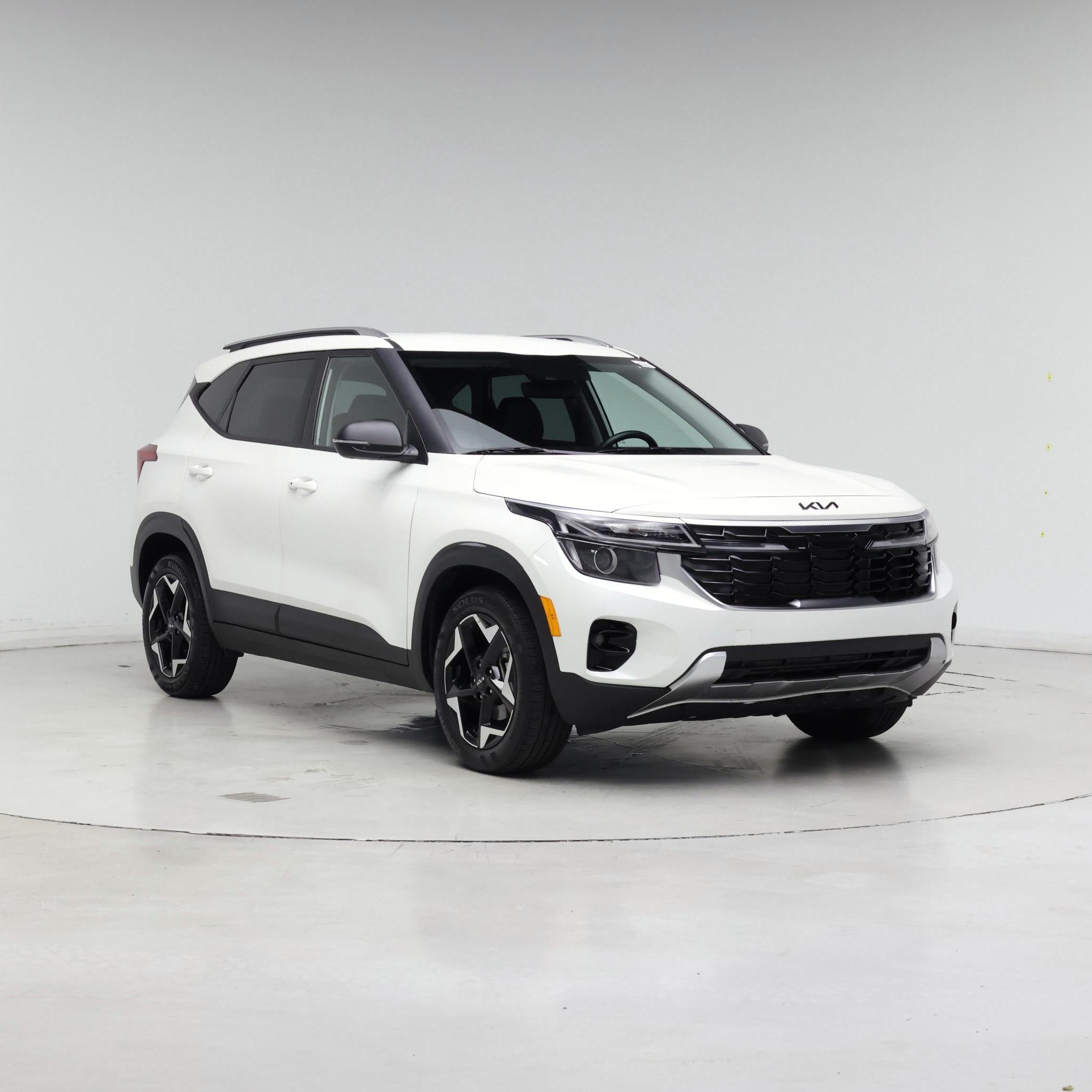 Pearl 2025 Kia Seltos SUV / Crossover Front-Wheel Drive Automatic