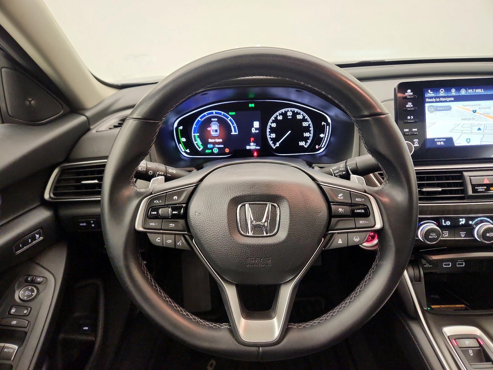 2022 Honda Accord Hybrid Touring - Photo 11