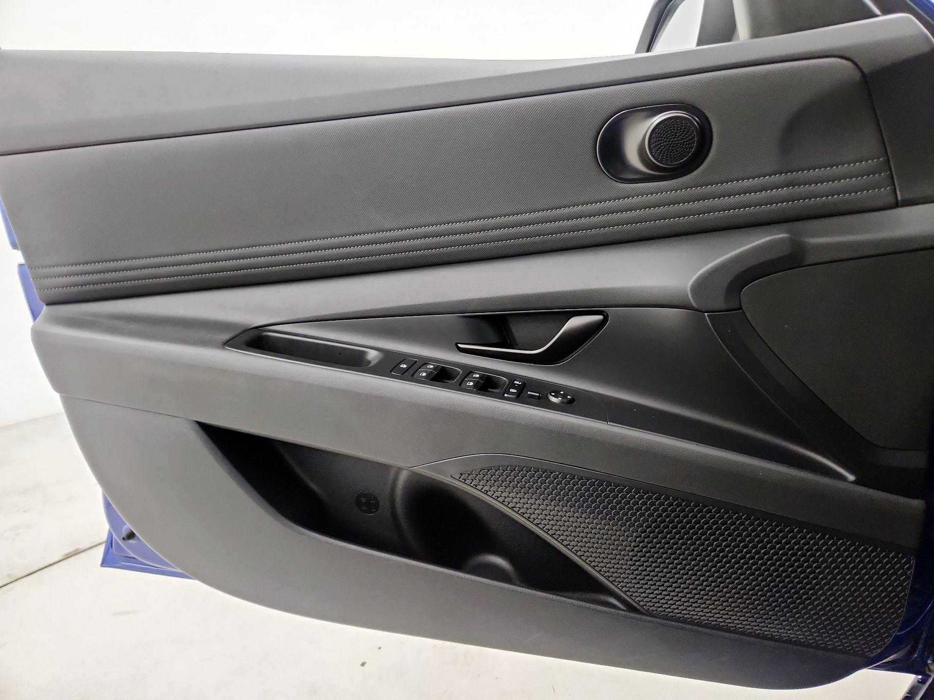 Thumbnail: 2025 Hyundai Elantra - 12