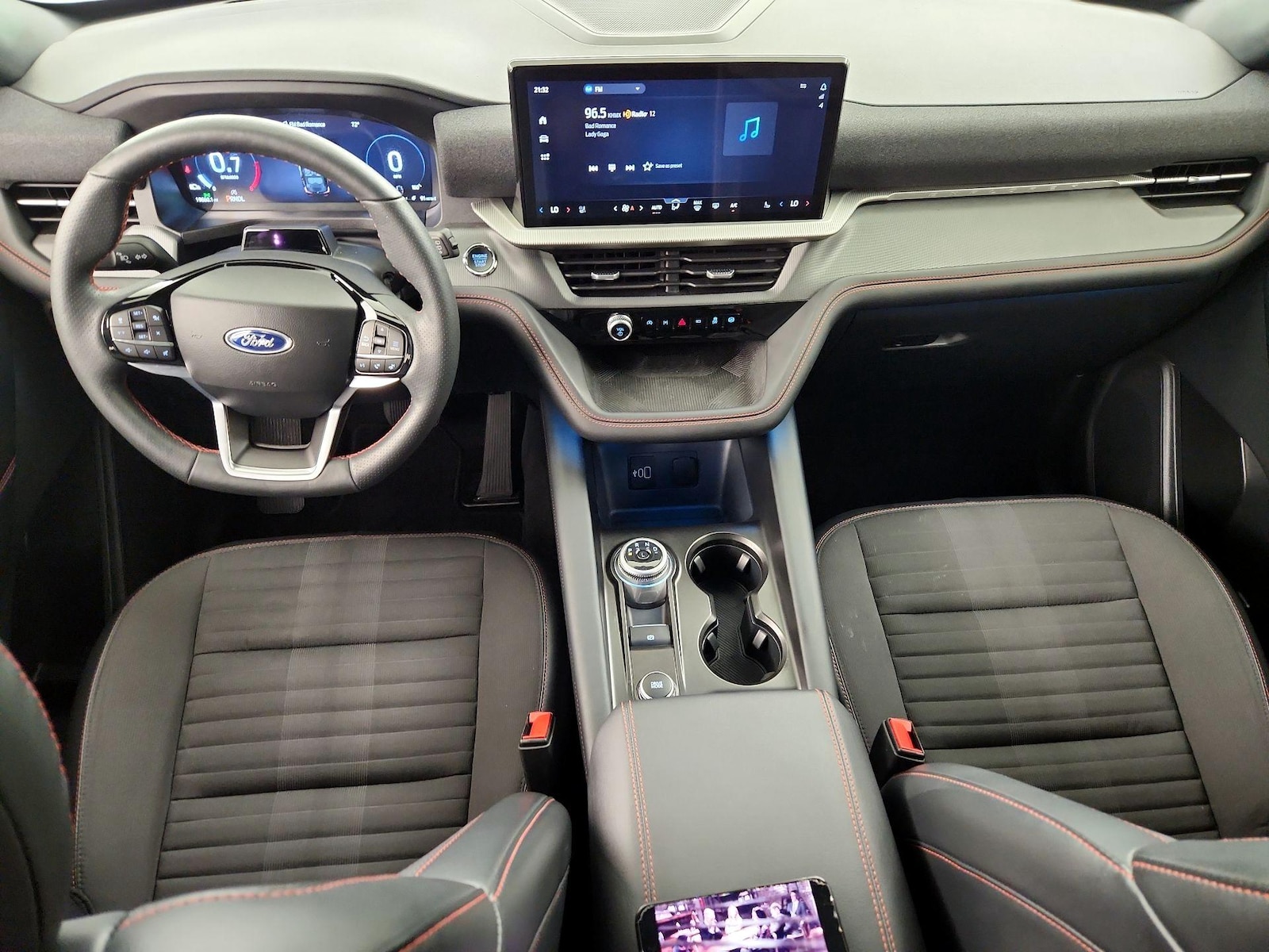 Apple CarPlay® & Android Auto™