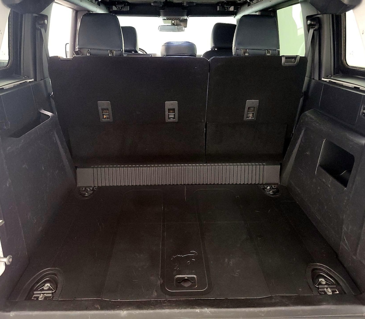 Trunk/Cargo (Seats Up)