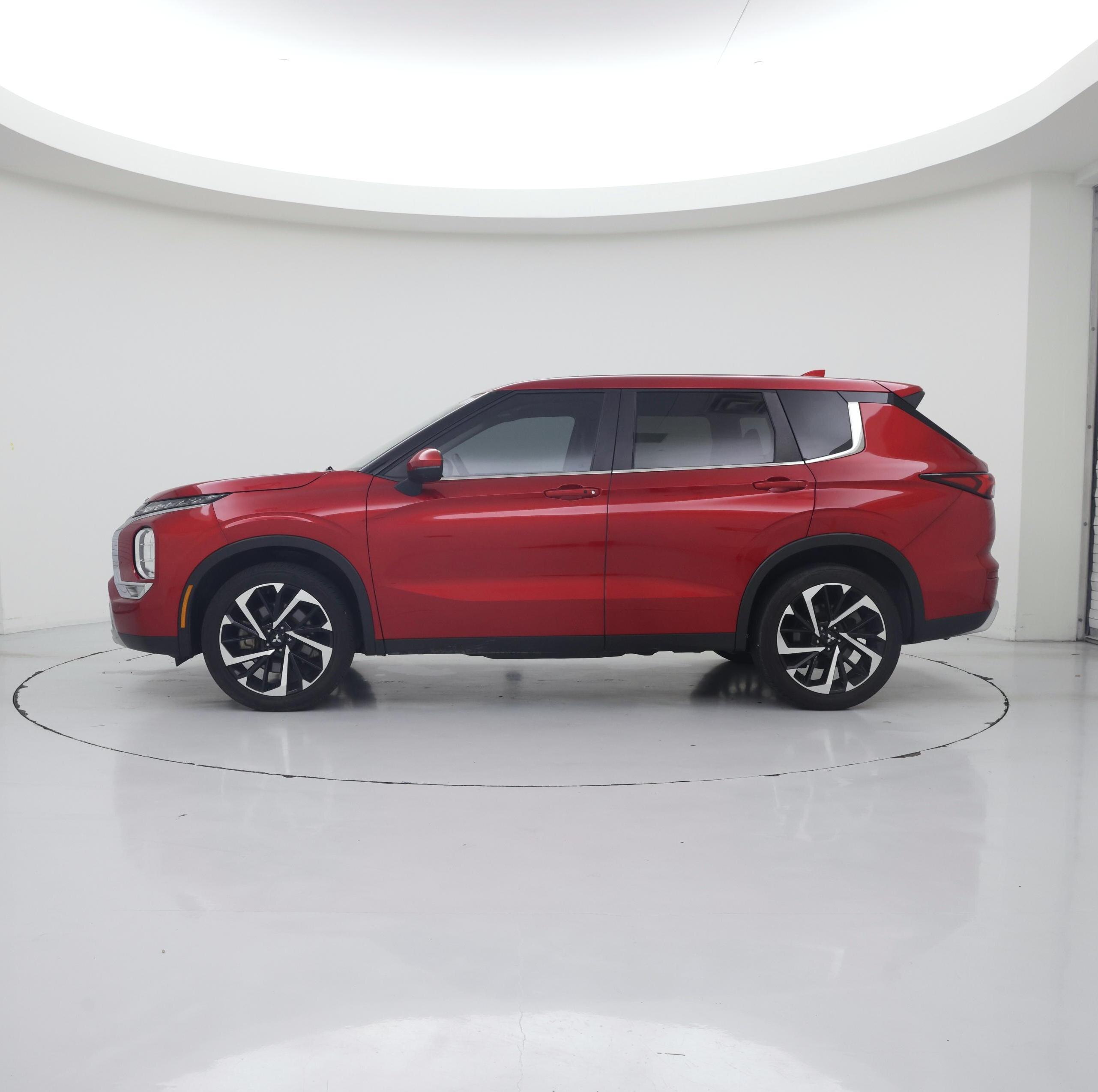 Thumbnail: 2024 Mitsubishi Outlander - 3