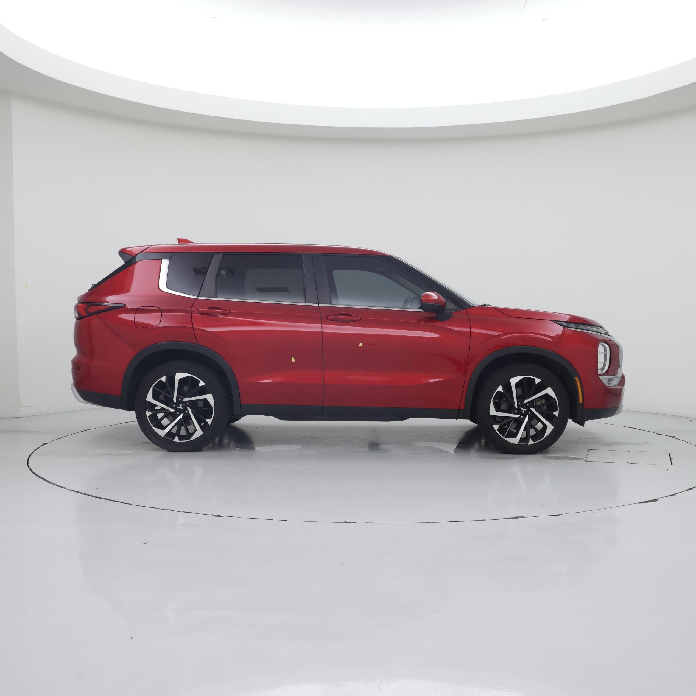Thumbnail: 2024 Mitsubishi Outlander - 7