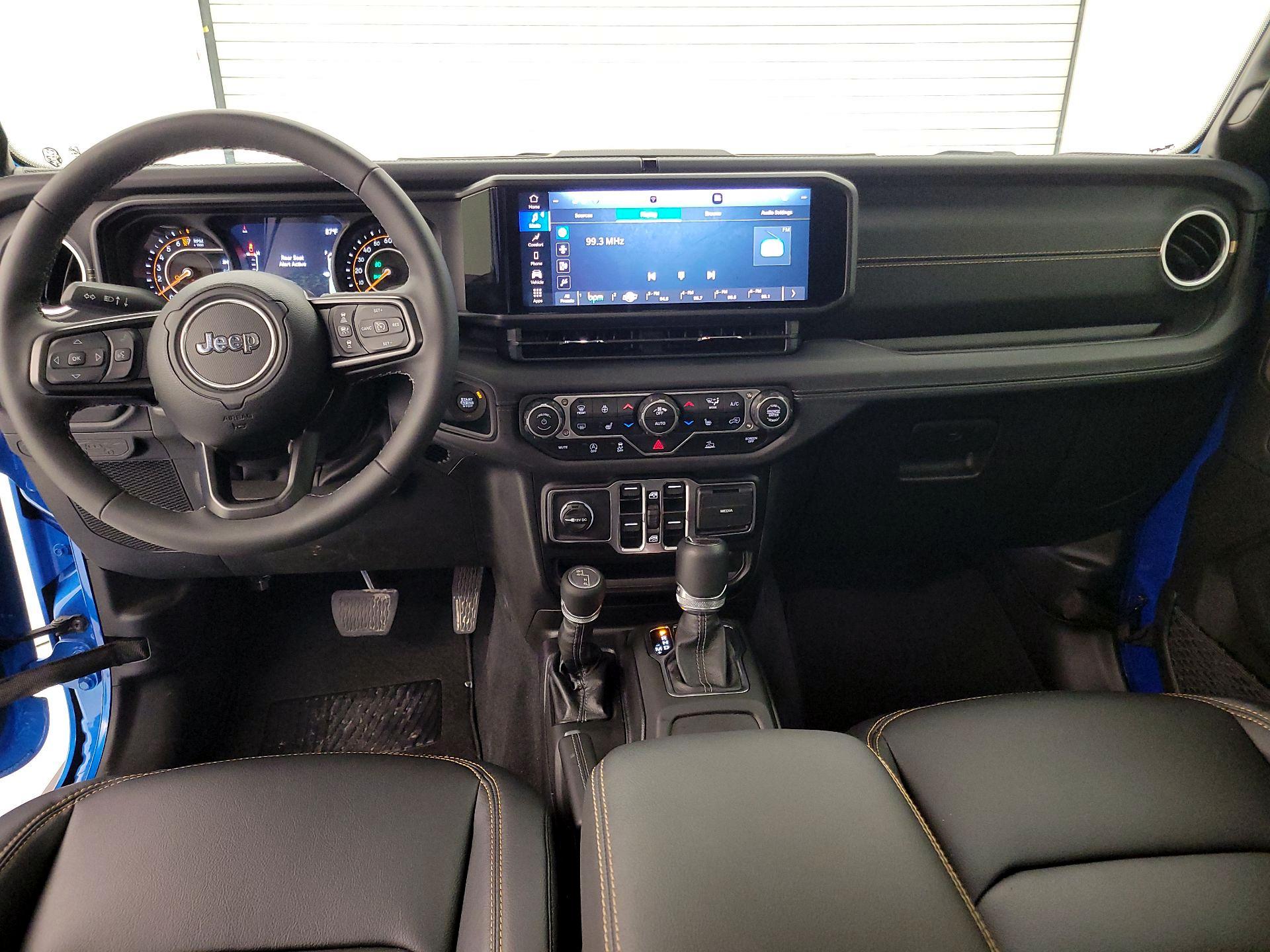 Thumbnail: 2025 Jeep Gladiator - 9