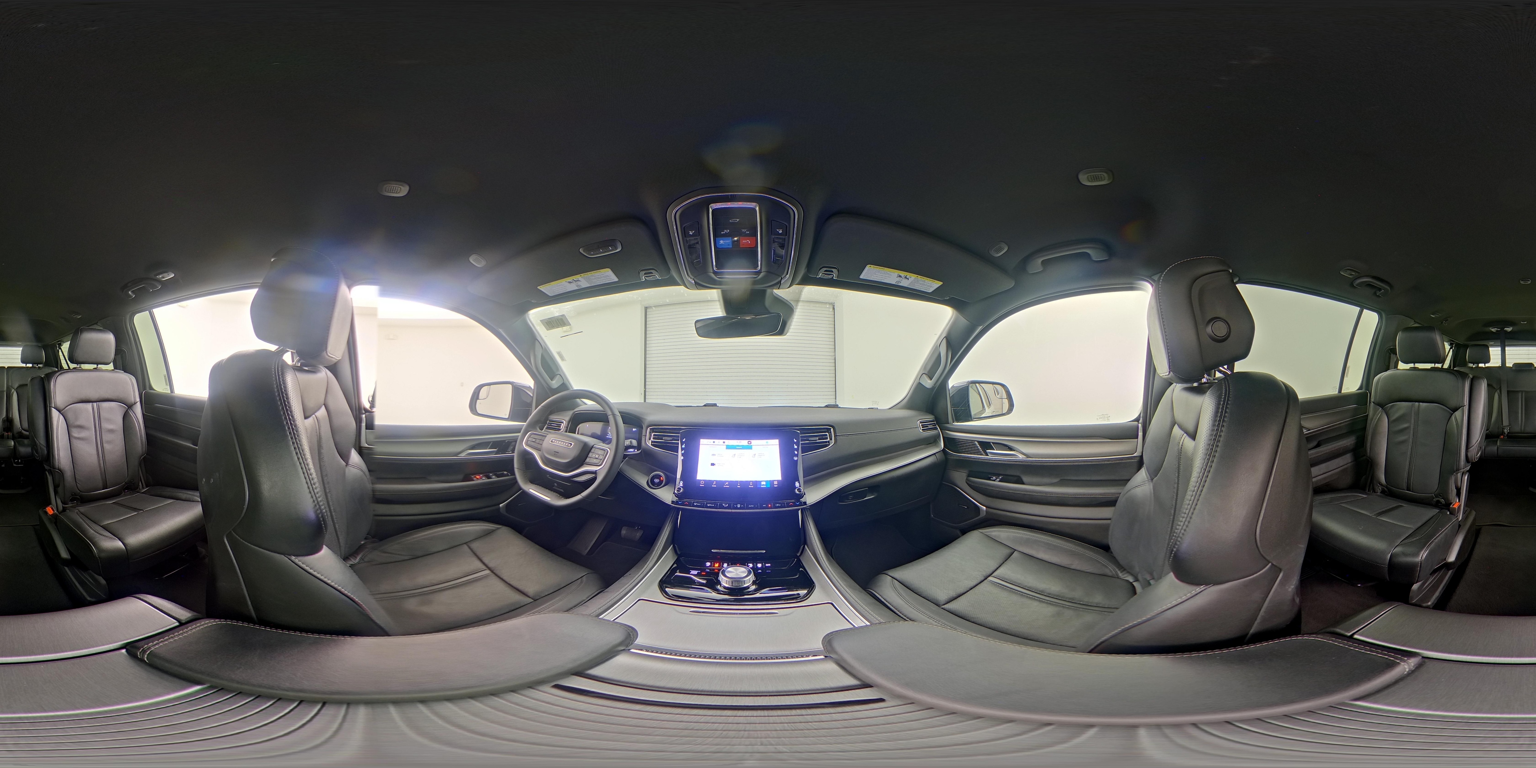 2025 Jeep Wagoneer L Series II - Photo 27