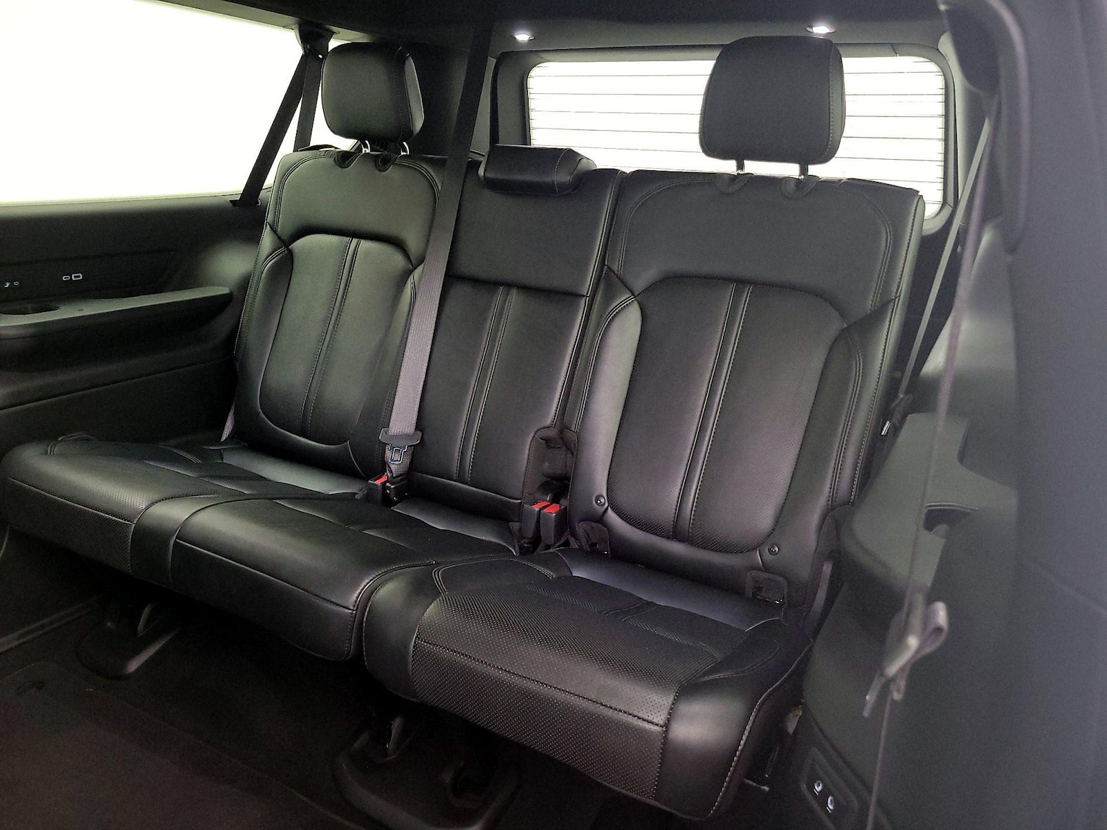 2025 Jeep Wagoneer L Series II - Photo 22