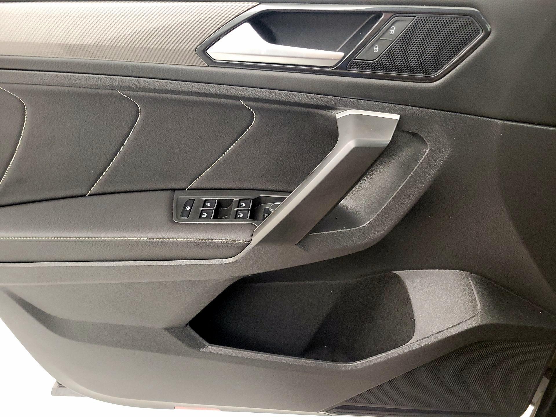 Thumbnail: 2023 Volkswagen Tiguan - 12