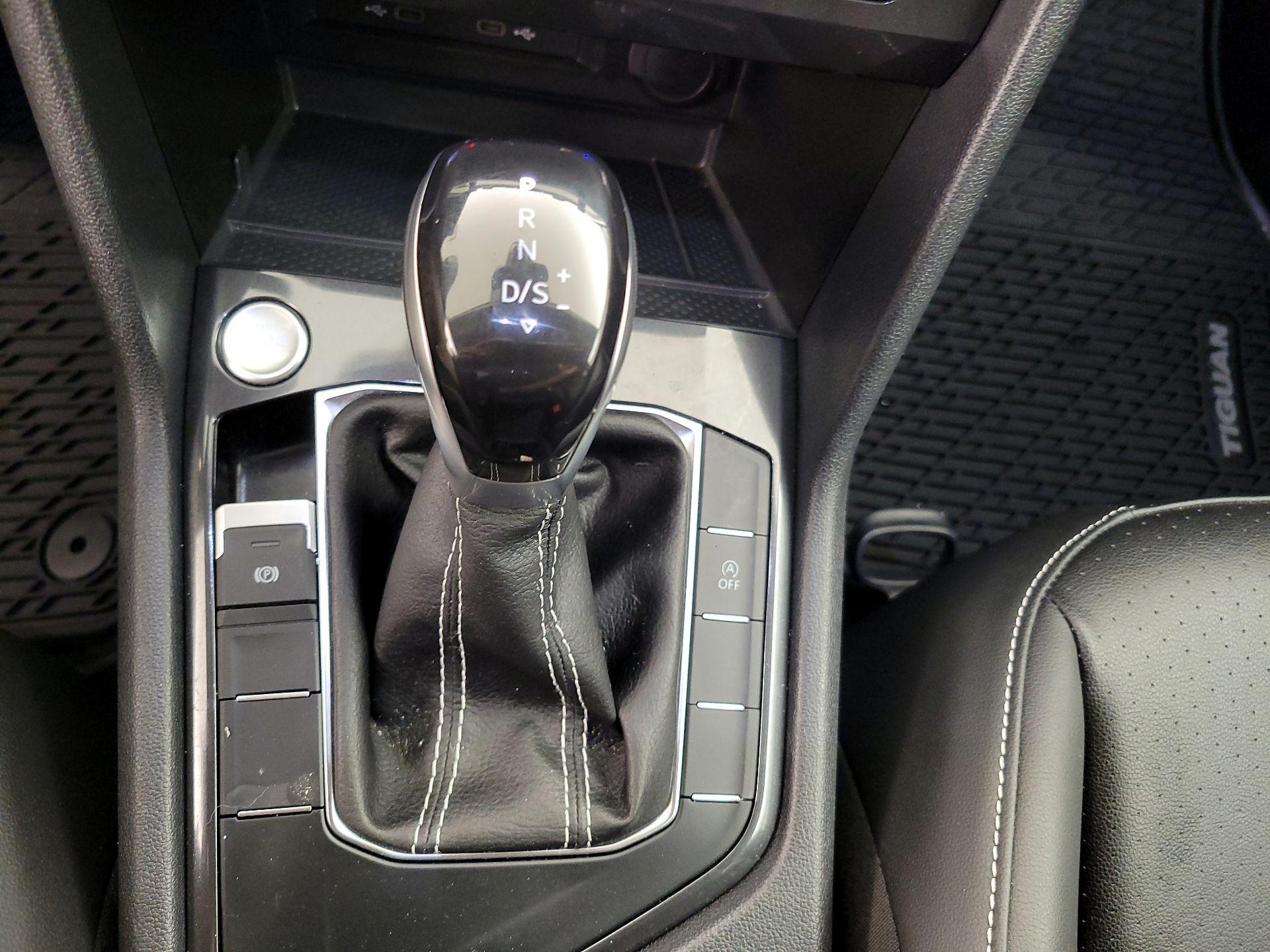 Thumbnail: 2023 Volkswagen Tiguan - 17