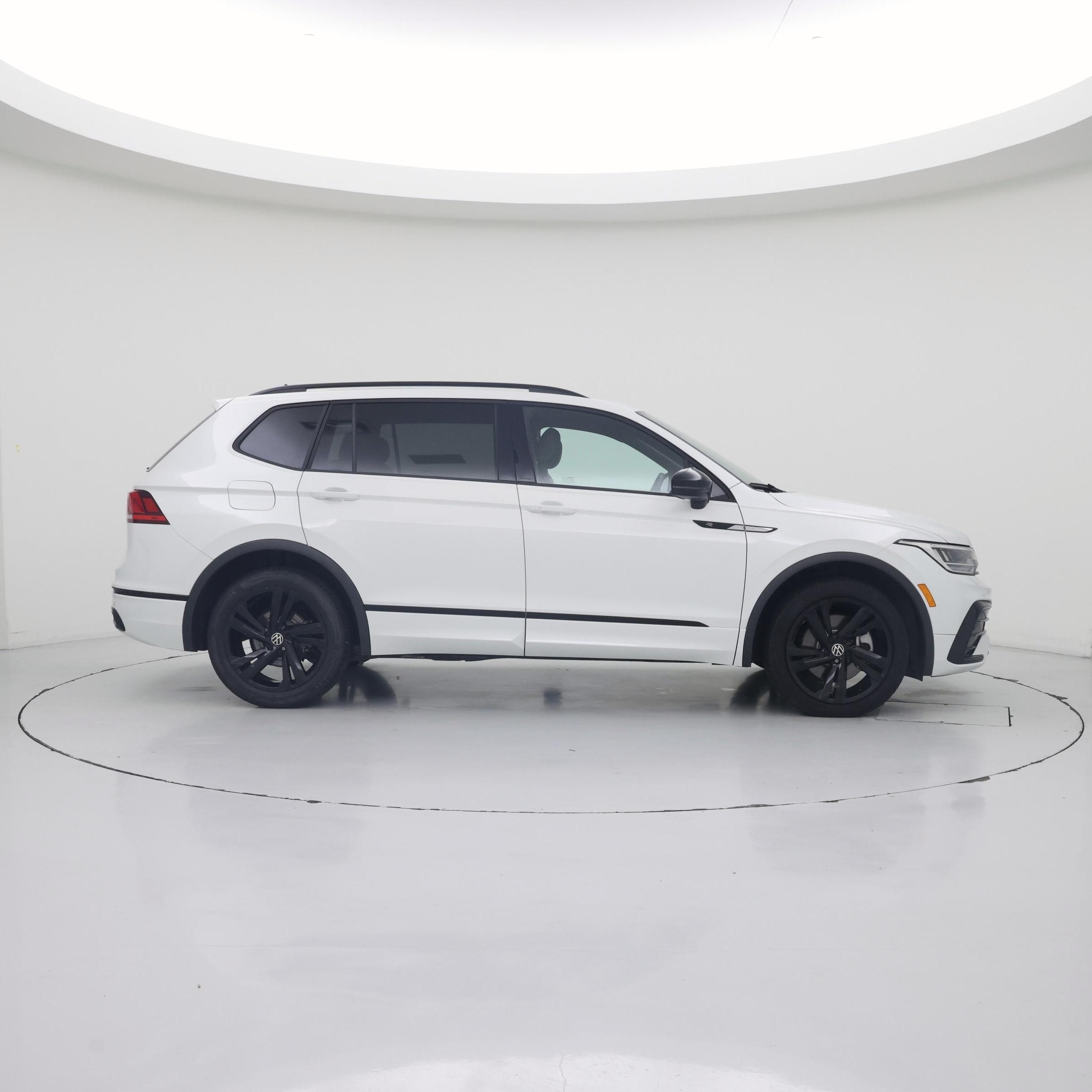 Thumbnail: 2024 Volkswagen Tiguan - 7