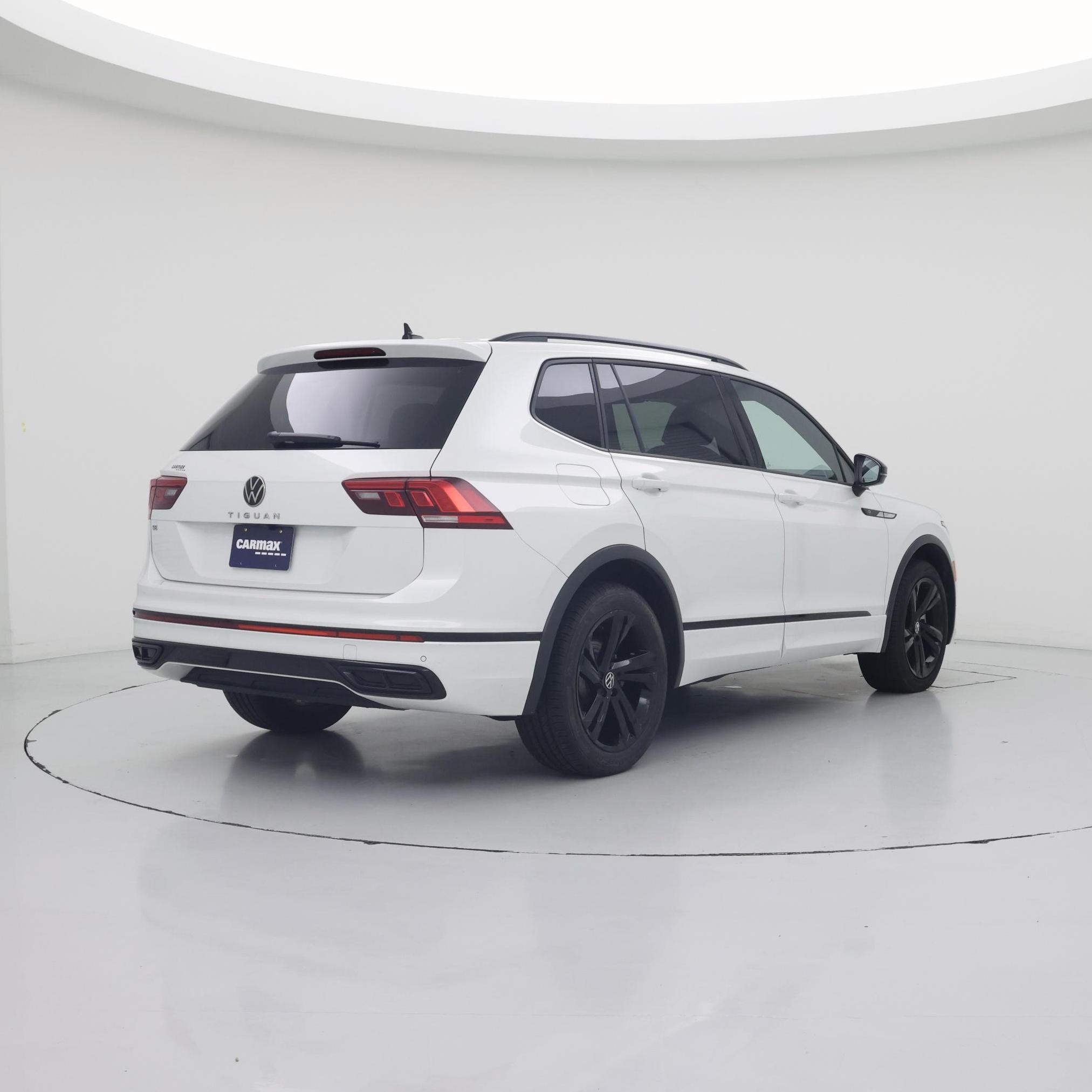 Thumbnail: 2024 Volkswagen Tiguan - 8