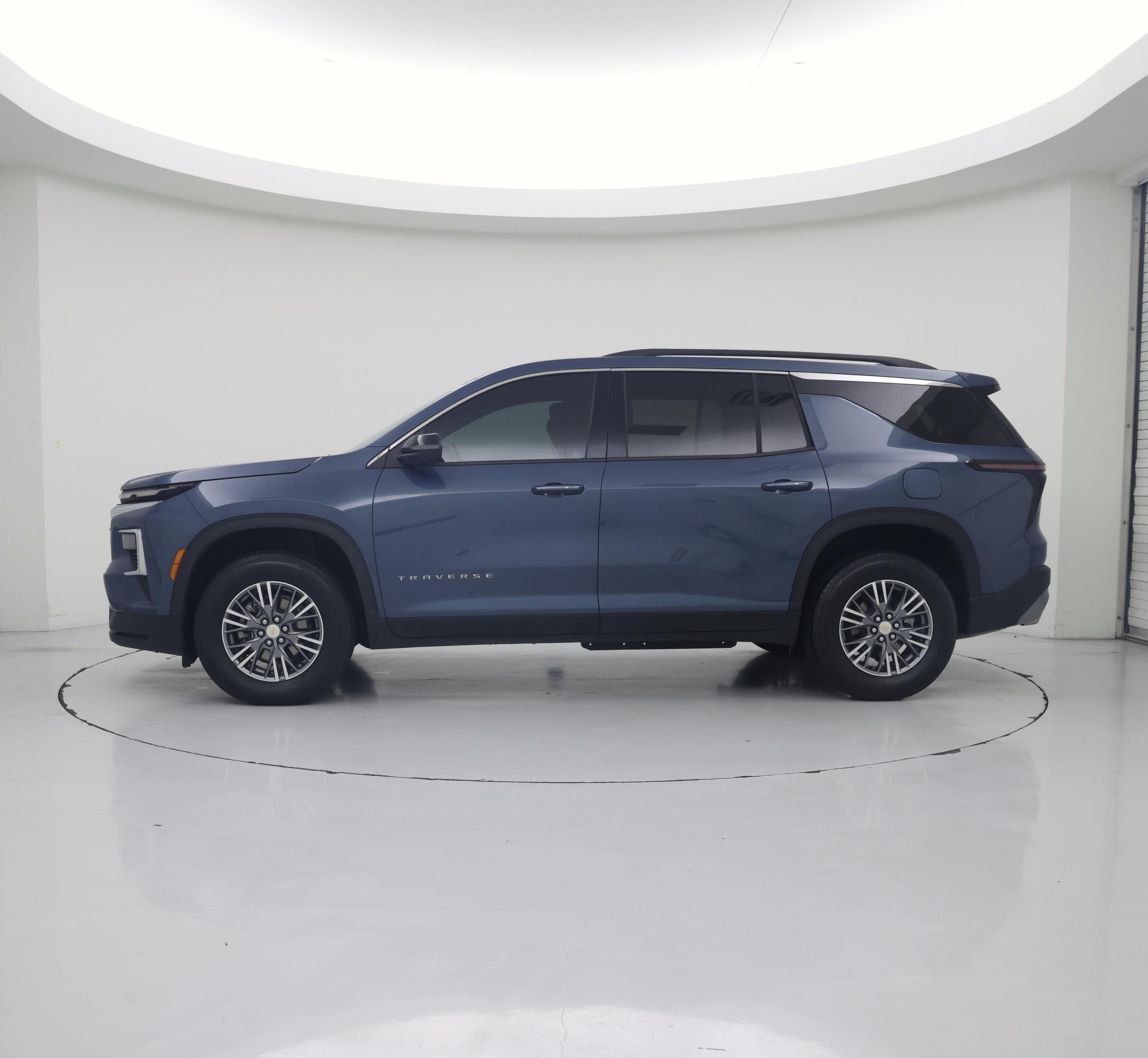 Thumbnail: 2025 Chevrolet Traverse - 3