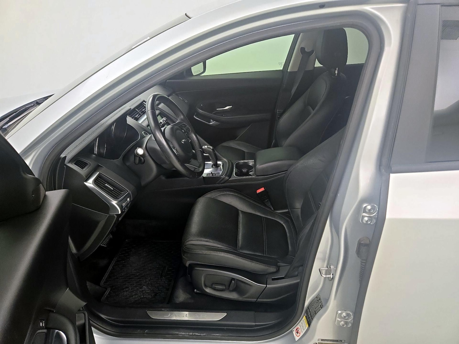 Power Seat(s) & Leather Seats