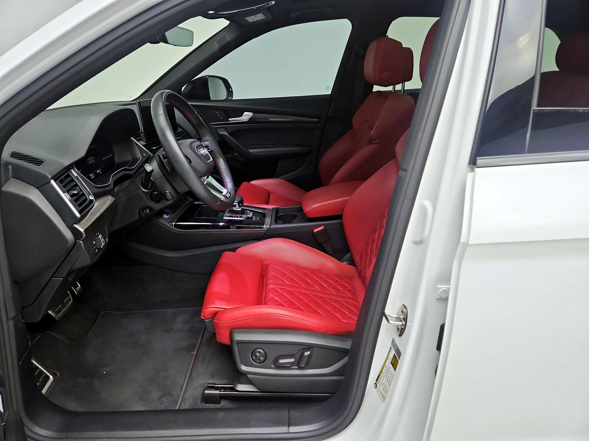 Thumbnail: 2024 Audi SQ5 - 11
