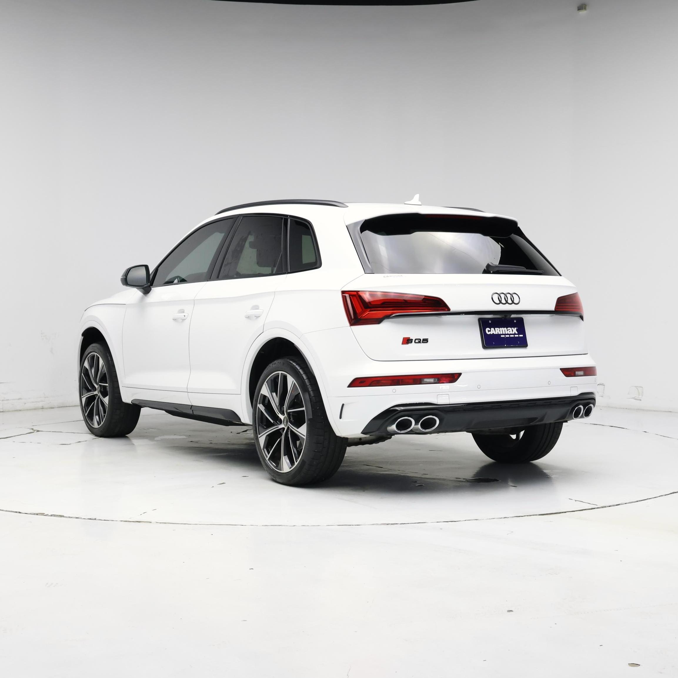 Thumbnail: 2024 Audi SQ5 - 2