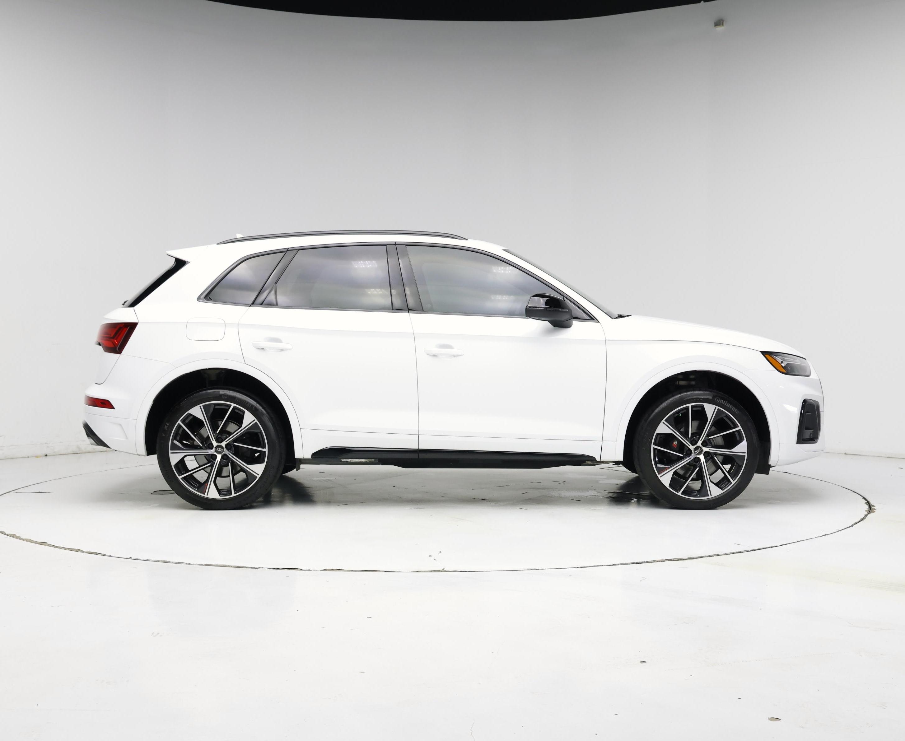 Thumbnail: 2024 Audi SQ5 - 7