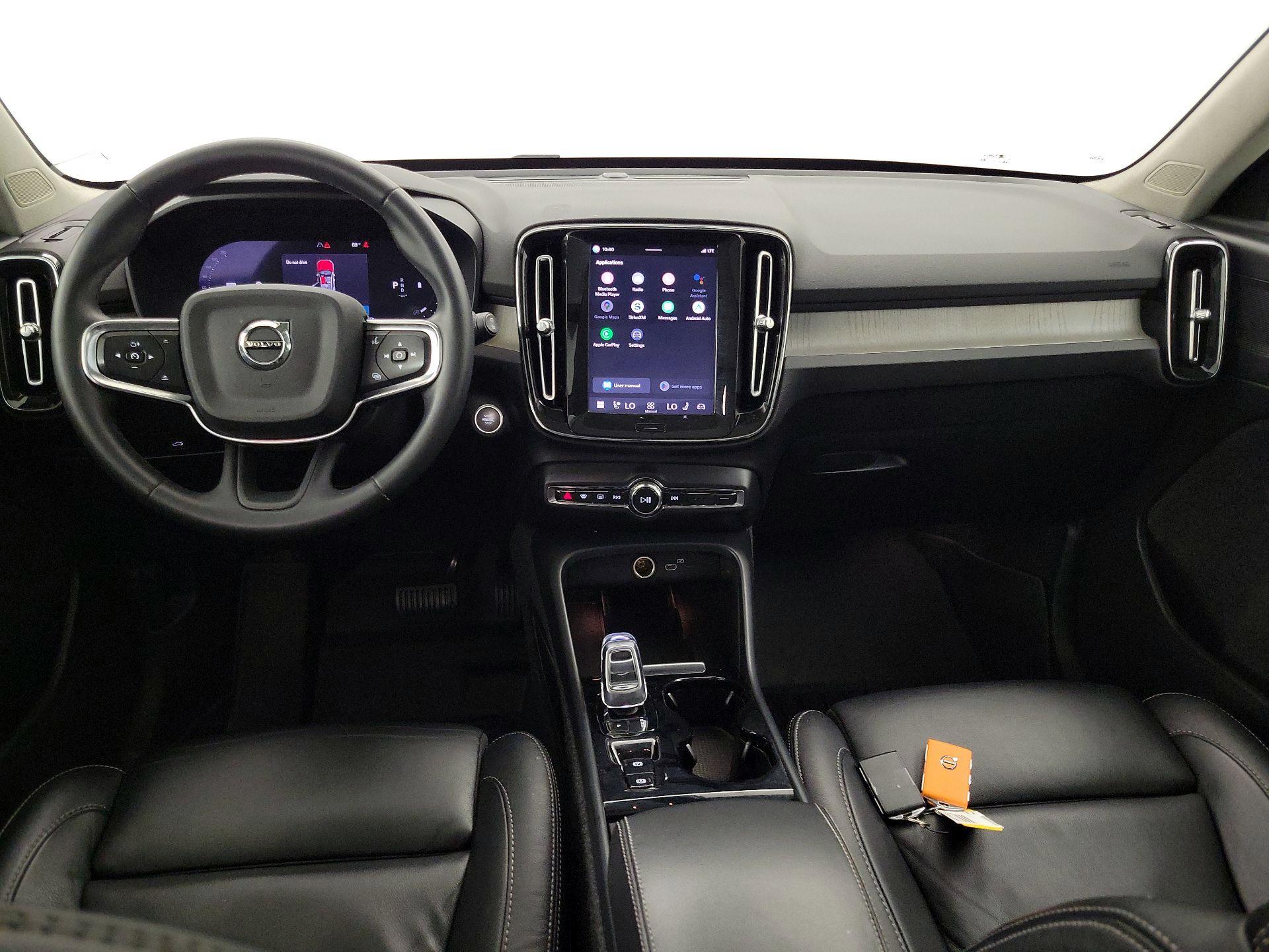 Thumbnail: 2023 Volvo XC40 - 9