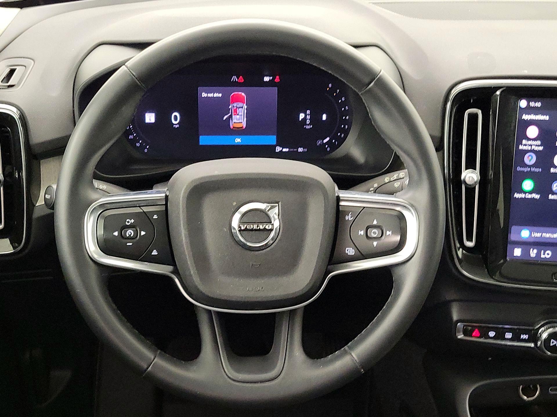 Thumbnail: 2023 Volvo XC40 - 10