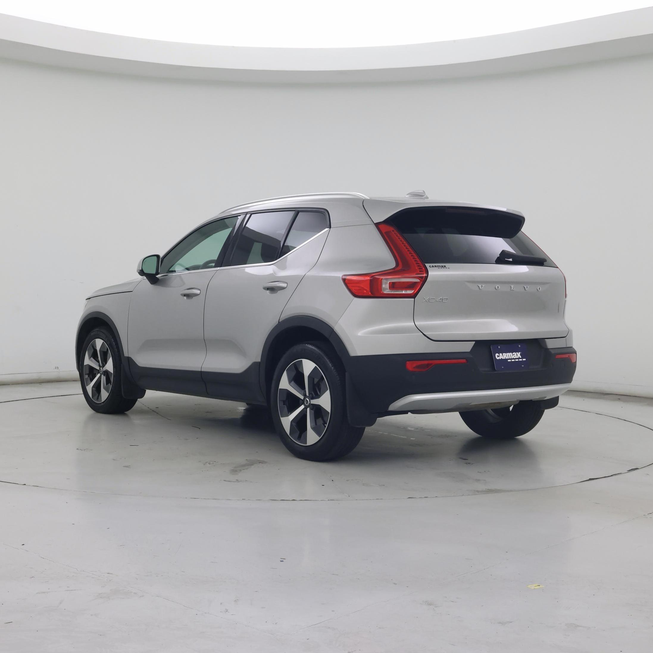 Thumbnail: 2023 Volvo XC40 - 2