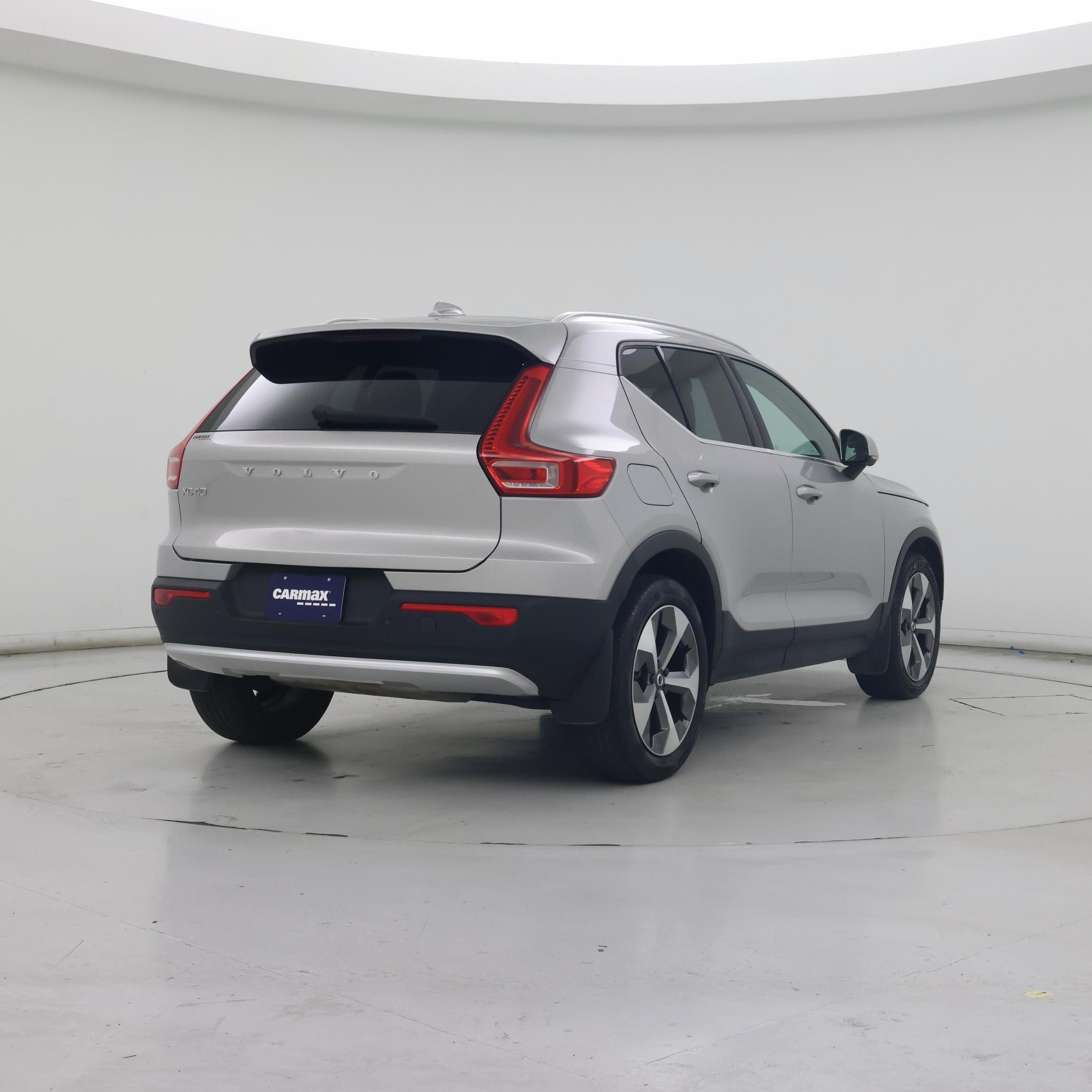 Thumbnail: 2023 Volvo XC40 - 8