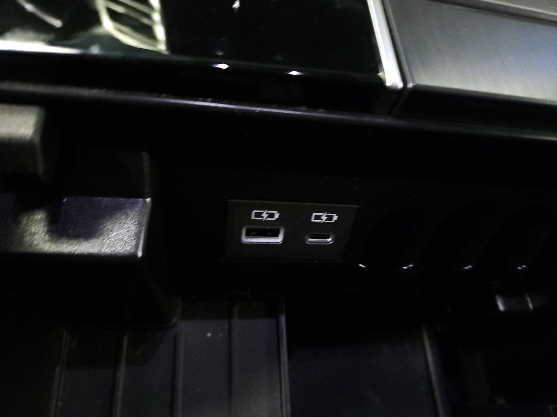 Thumbnail: 2023 Toyota Sequoia - 18