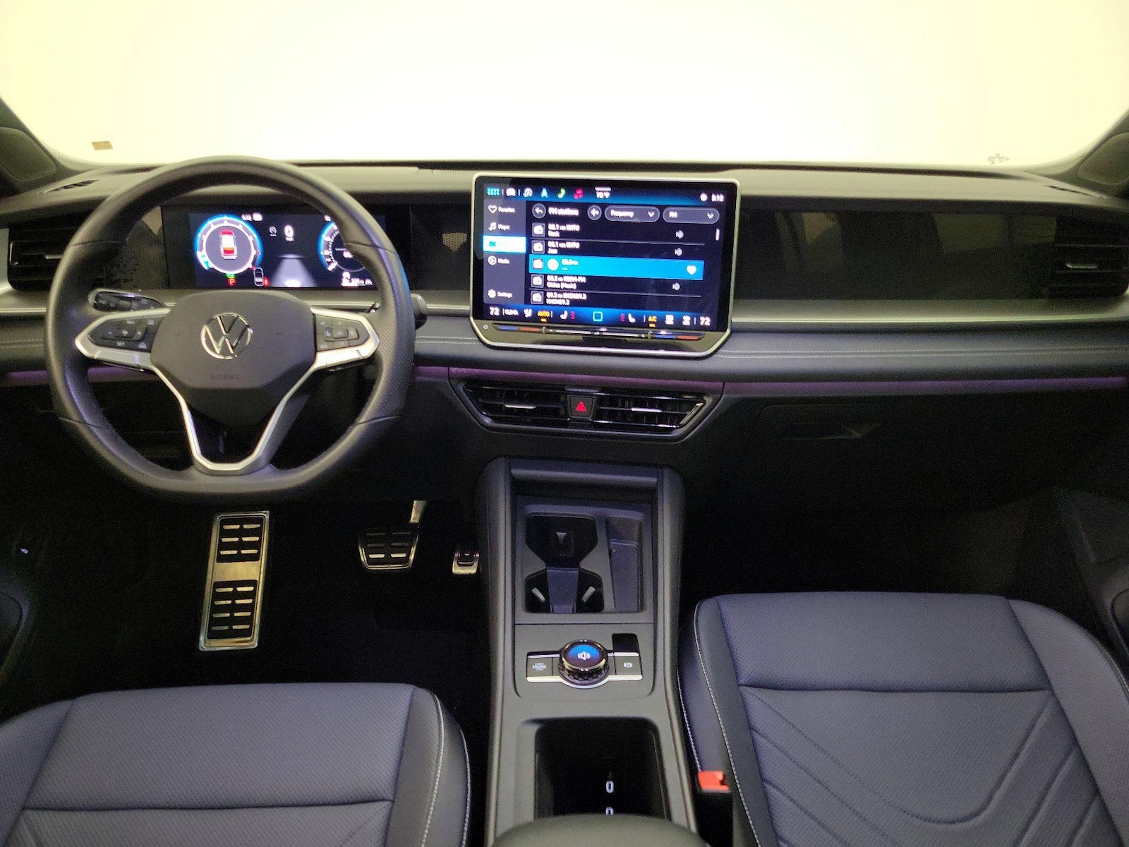 2025 Volkswagen Tiguan SE R-LINE BLACK - Photo 10