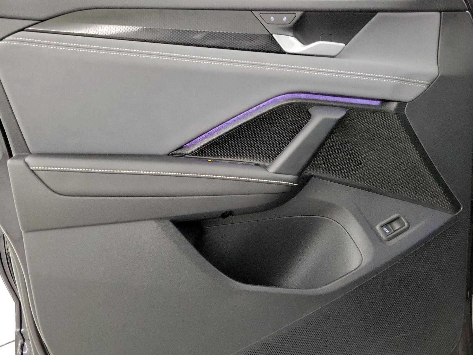 2025 Volkswagen Tiguan SE R-LINE BLACK - Photo 13