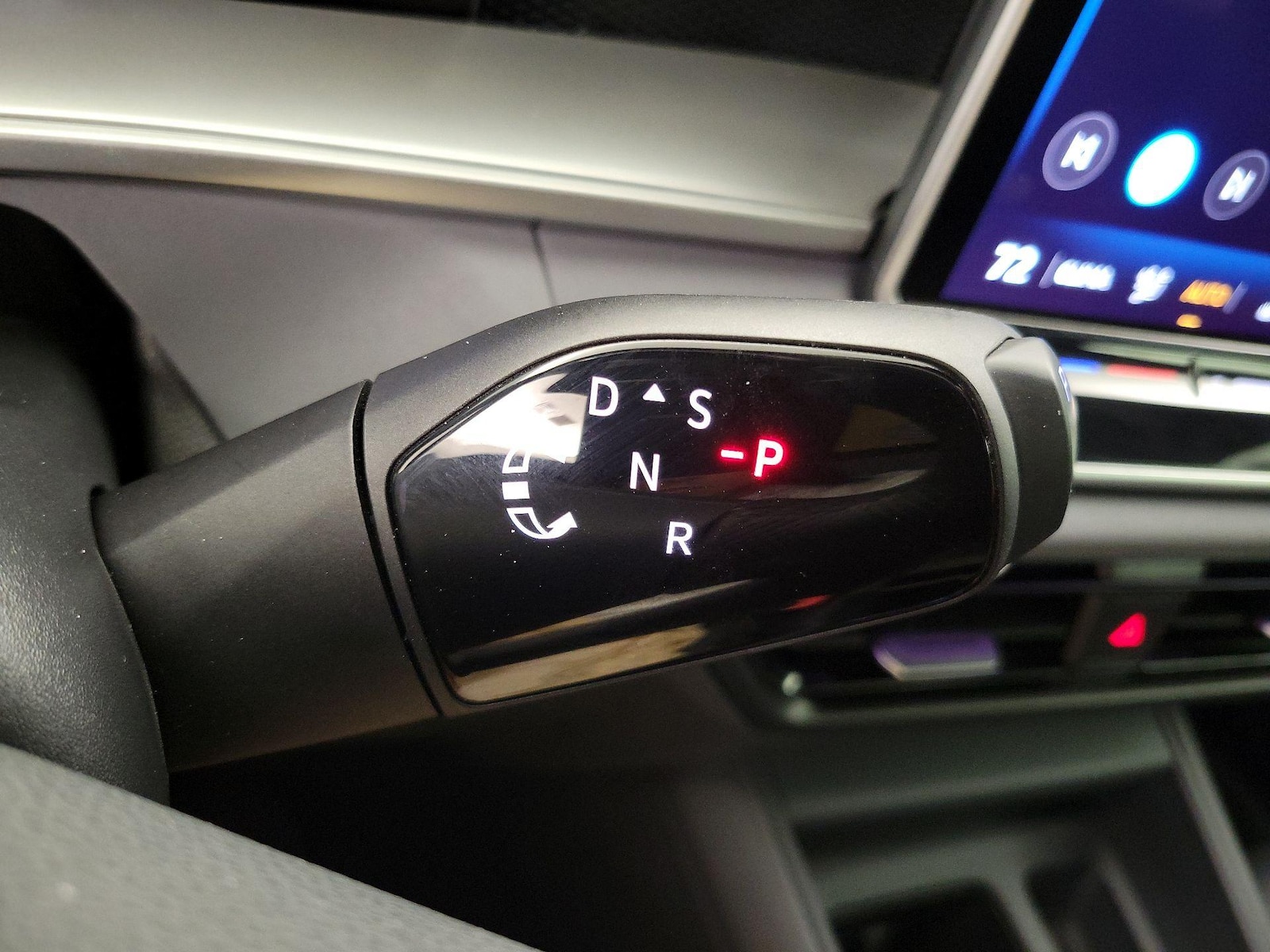 2025 Volkswagen Tiguan SE R-LINE BLACK - Photo 18